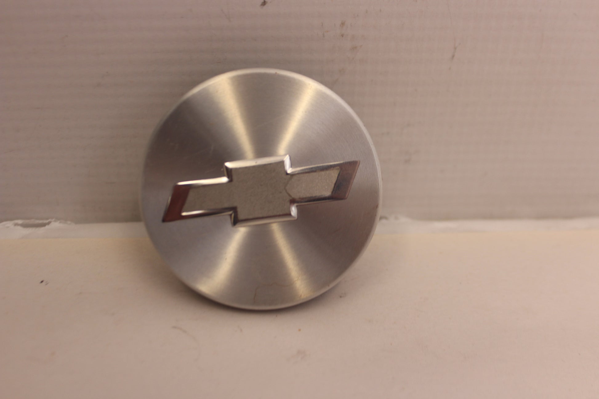 2014 Chevy Camaro SS Wheel Center Cap Silver OEM - Day's Parts Yard