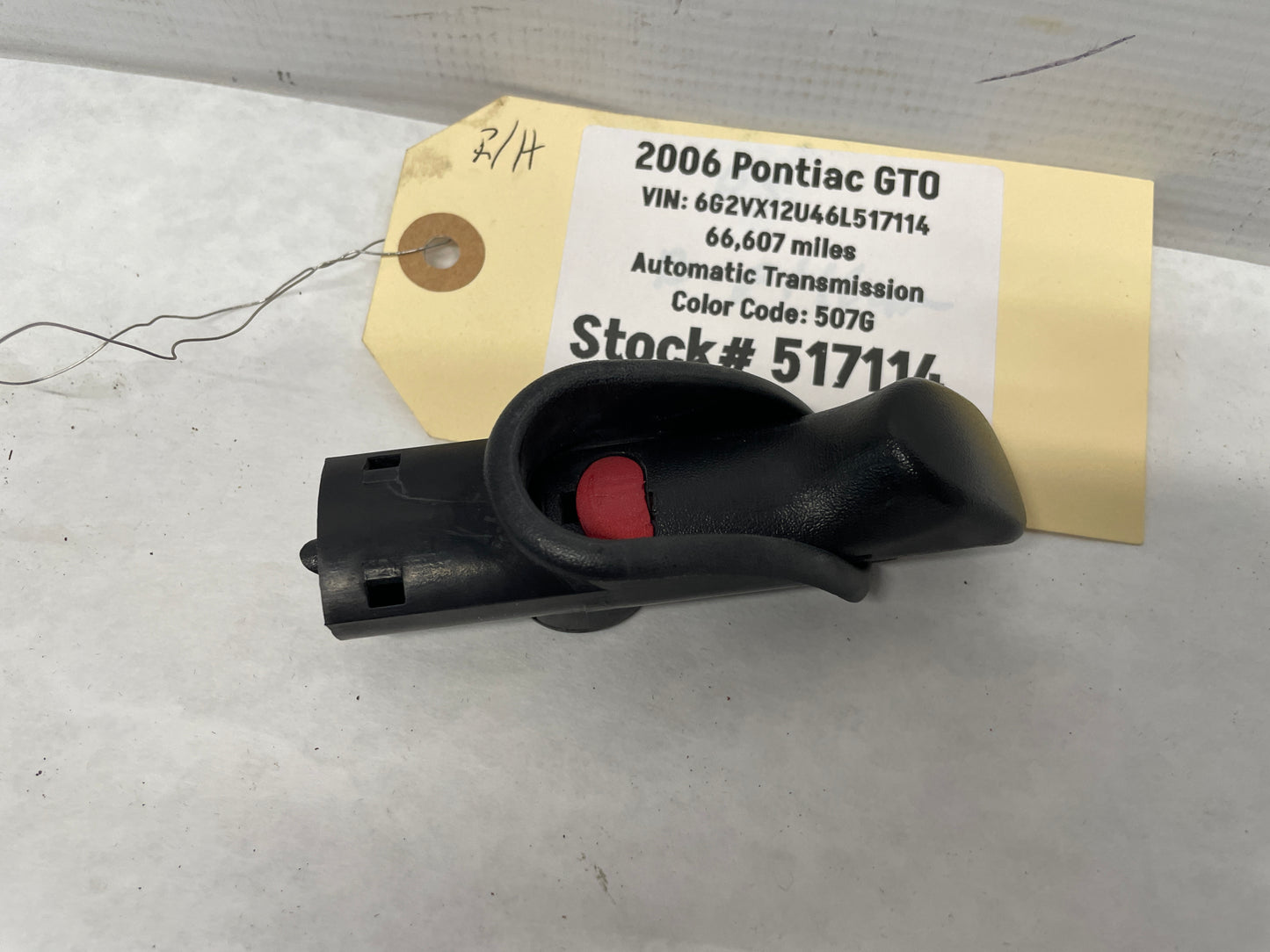 2006 Pontiac GTO Interior Door Lock Knob w/ Outer Trim OEM