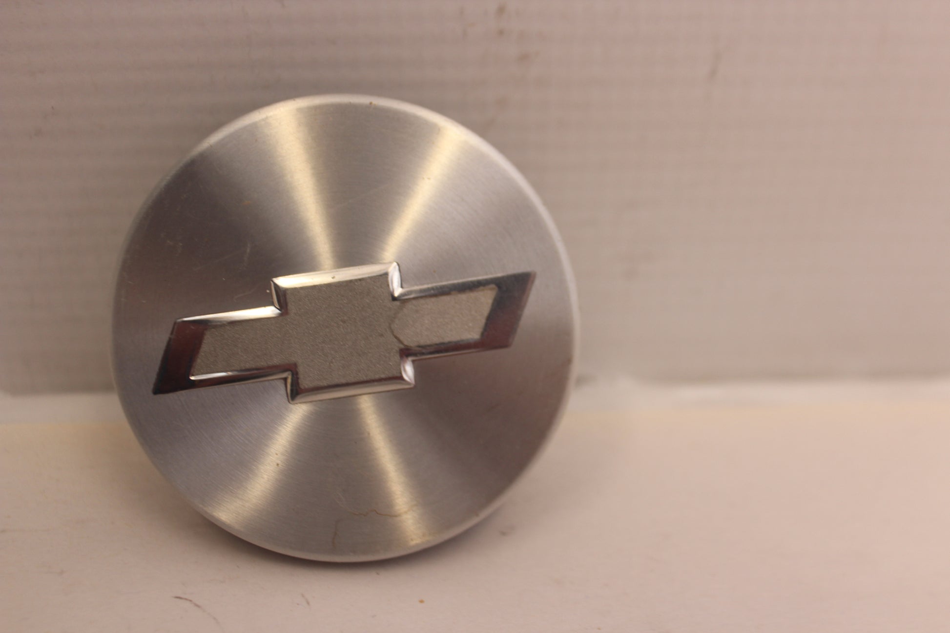 2014 Chevy Camaro SS Wheel Center Cap Silver OEM - Day's Parts Yard