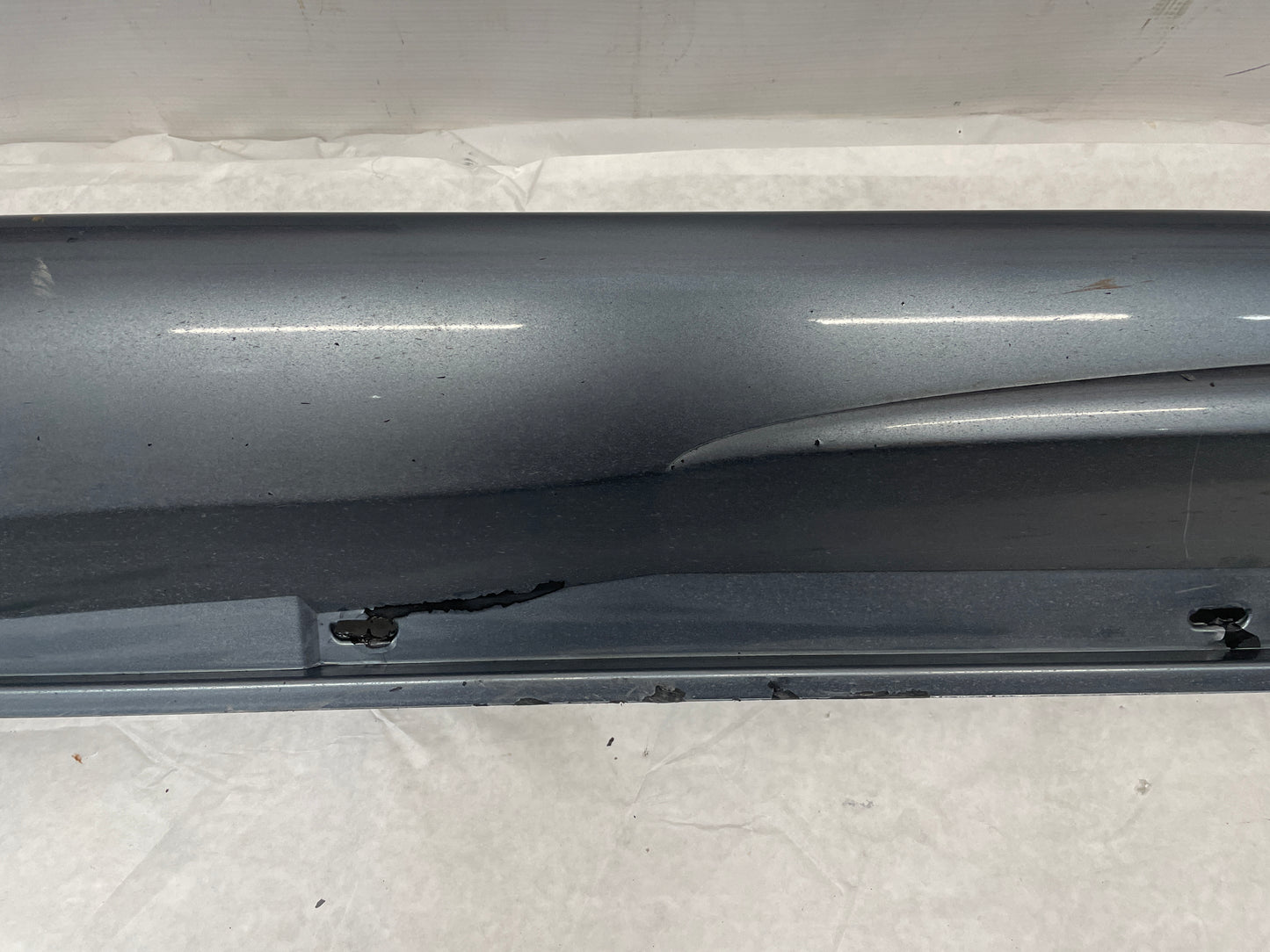 2005 Pontiac GTO LH Driver Rocker Molding Side Skirt Trim Panel OEM - Day's Parts Yard