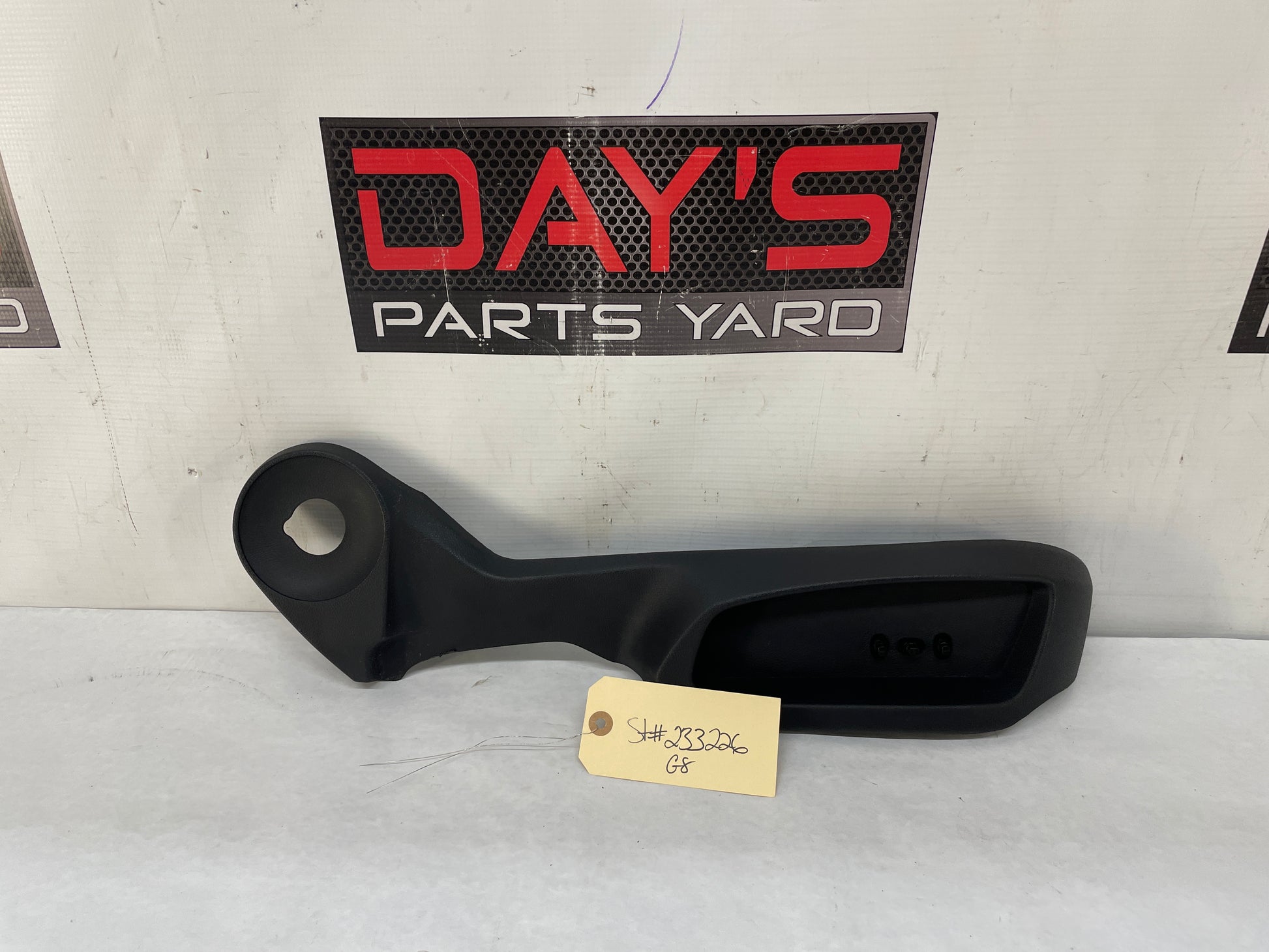 2009 Pontiac G8 Front RH Passenger Seat Controls Outer Finish Panel OEM - Day's Parts Yard