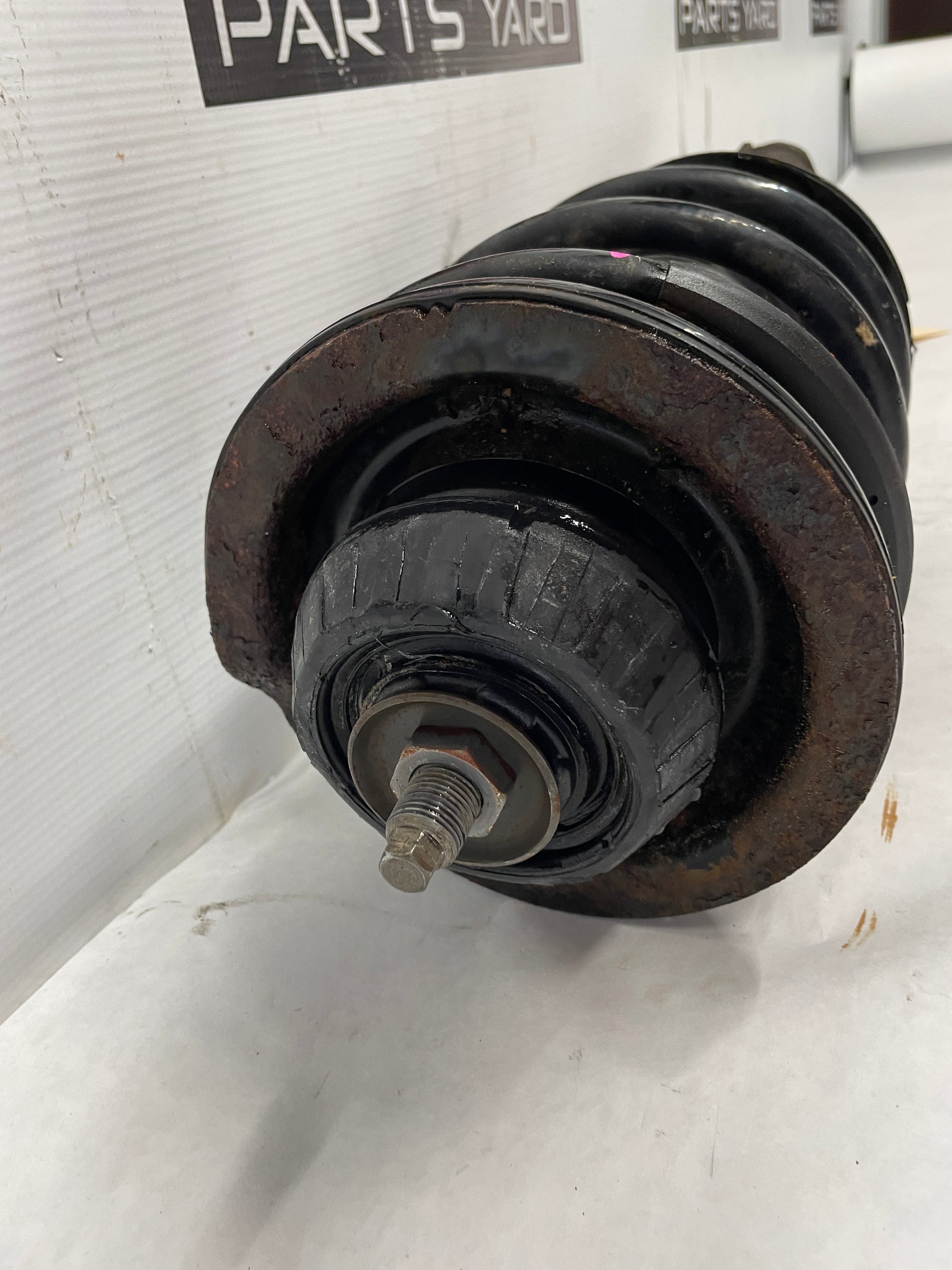 2009 Pontiac G8 Front RH Passenger Strut OEM - Day's Parts Yard