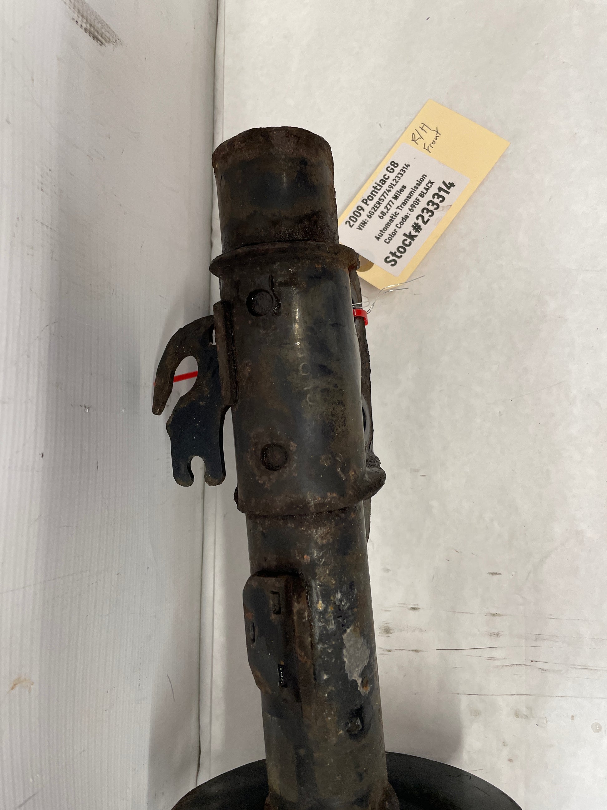 2009 Pontiac G8 Front RH Passenger Strut OEM - Day's Parts Yard