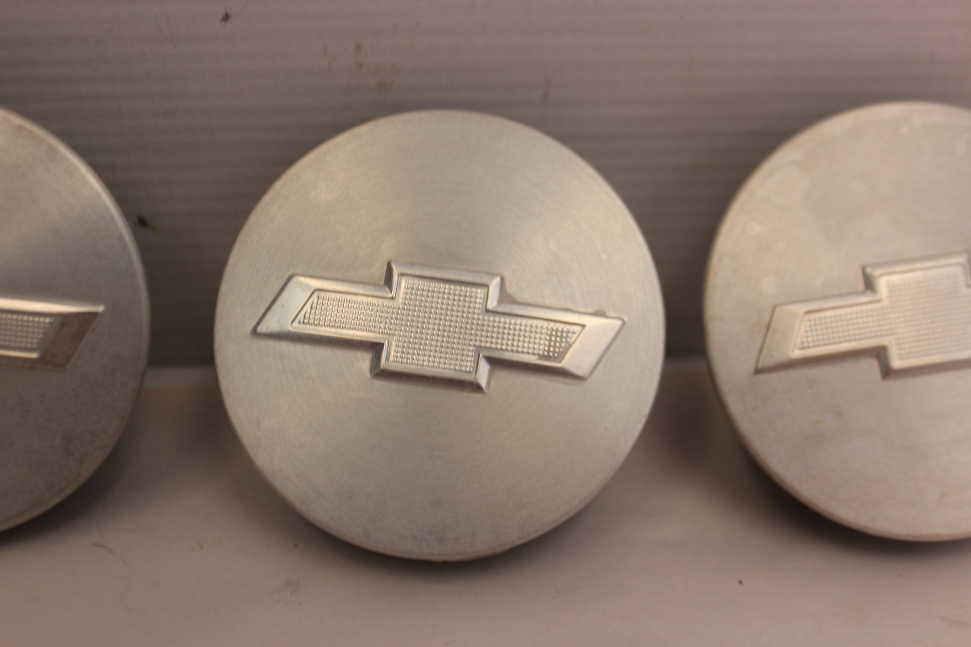2013 Chevy Camaro SS Wheel Center Caps Silver OEM - Day's Parts Yard