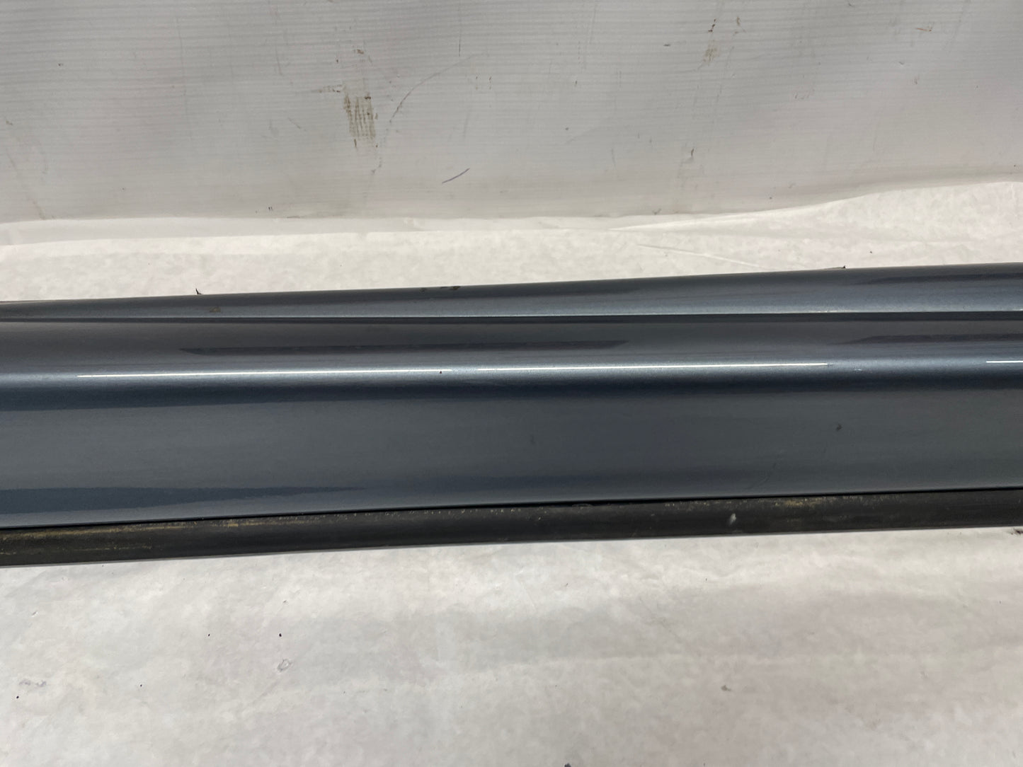 2005 Pontiac GTO RH Passenger Rocker Molding Side Skirt Panel Trim OEM - Day's Parts Yard