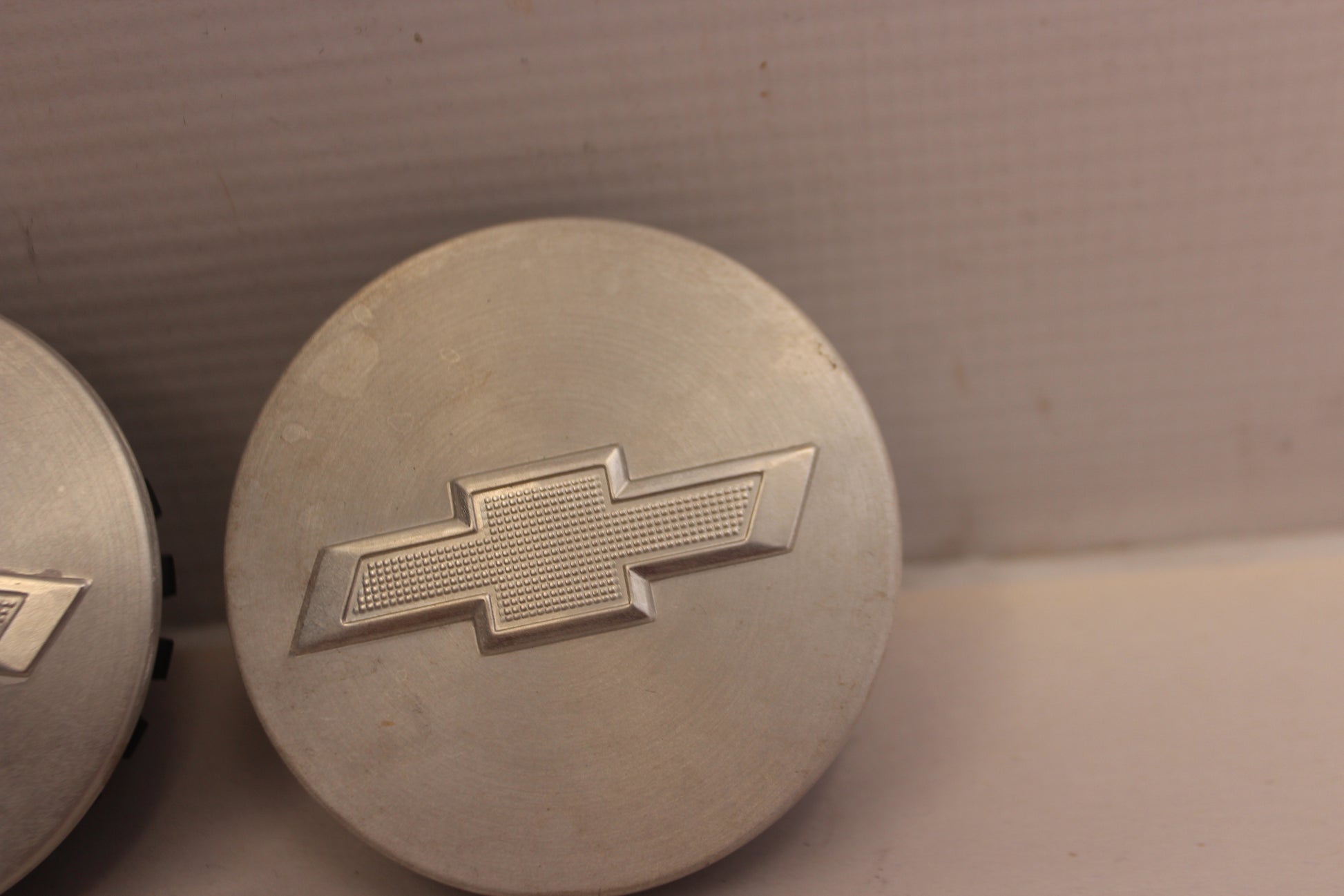 2013 Chevy Camaro SS Wheel Center Caps Silver OEM - Day's Parts Yard