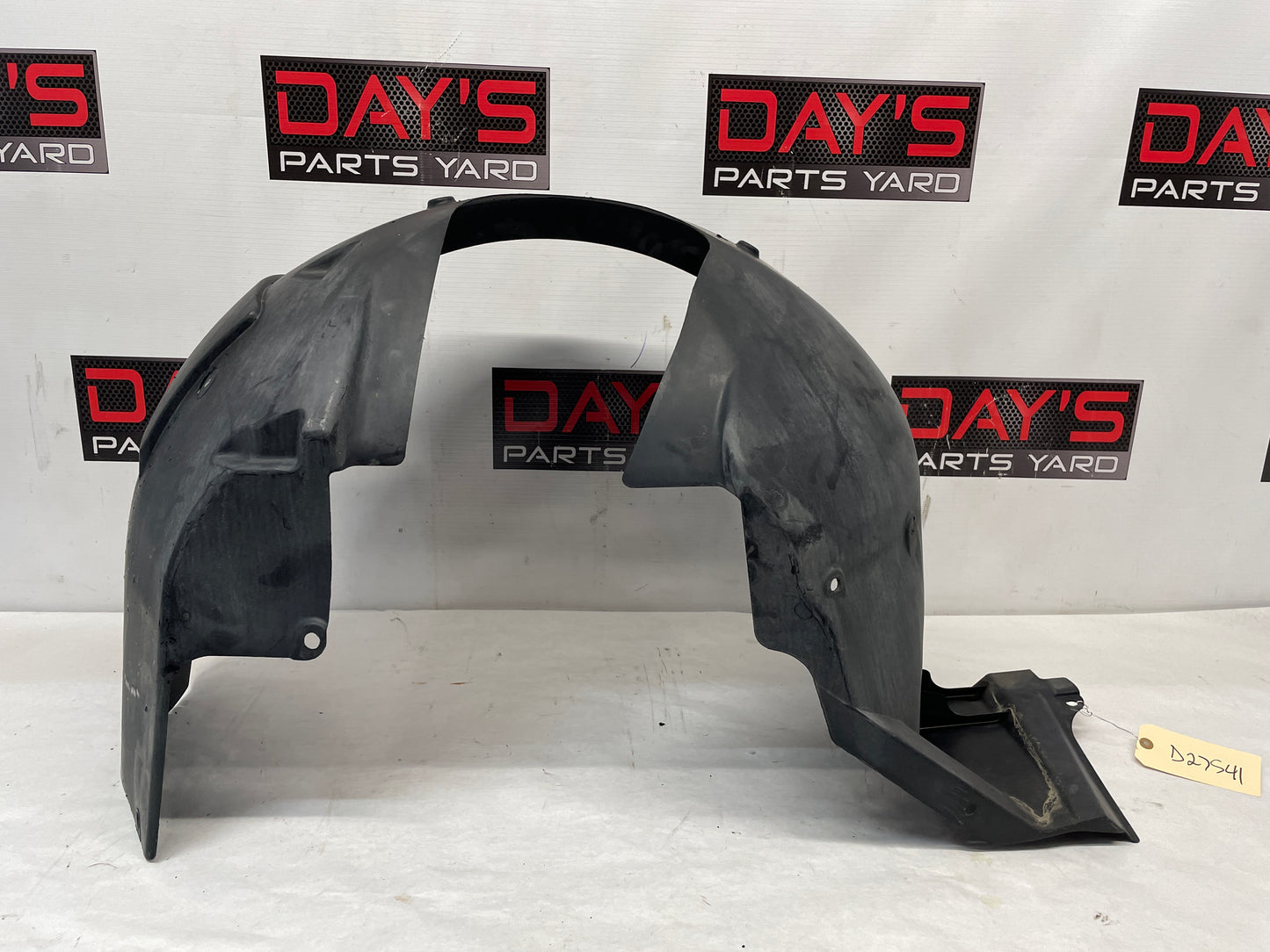 2009 Pontiac G8 RH Passenger Front Fender Wheel Well Liner House OEM - Day's Parts Yard