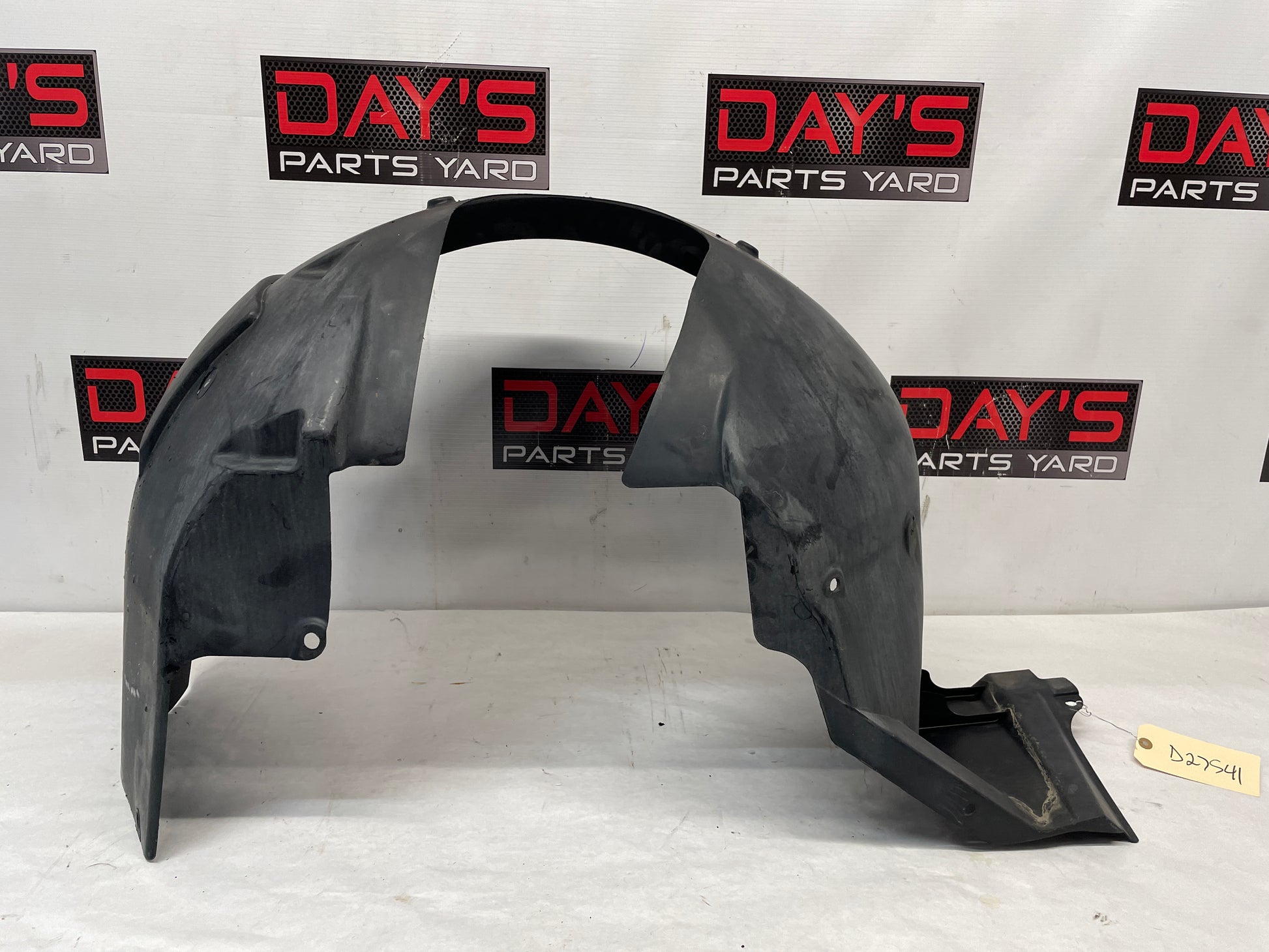 2009 Pontiac G8 RH Passenger Front Fender Wheel Well Liner House OEM - Day's Parts Yard