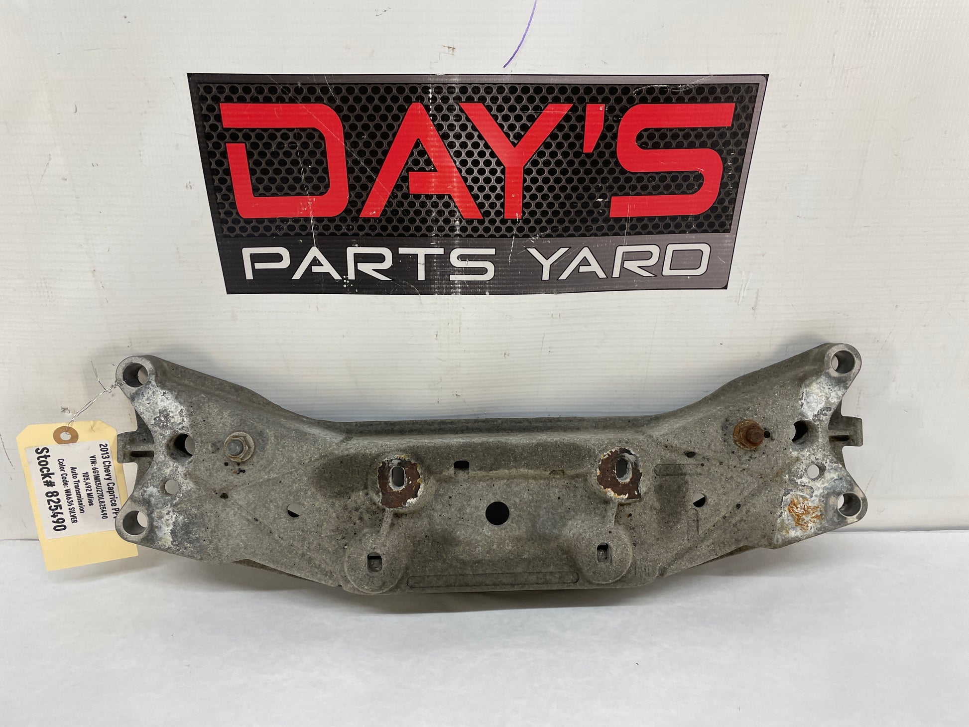 2013 Chevy Caprice PPV Automatic Transmission Crossmember Mount Support OEM - Day's Parts Yard