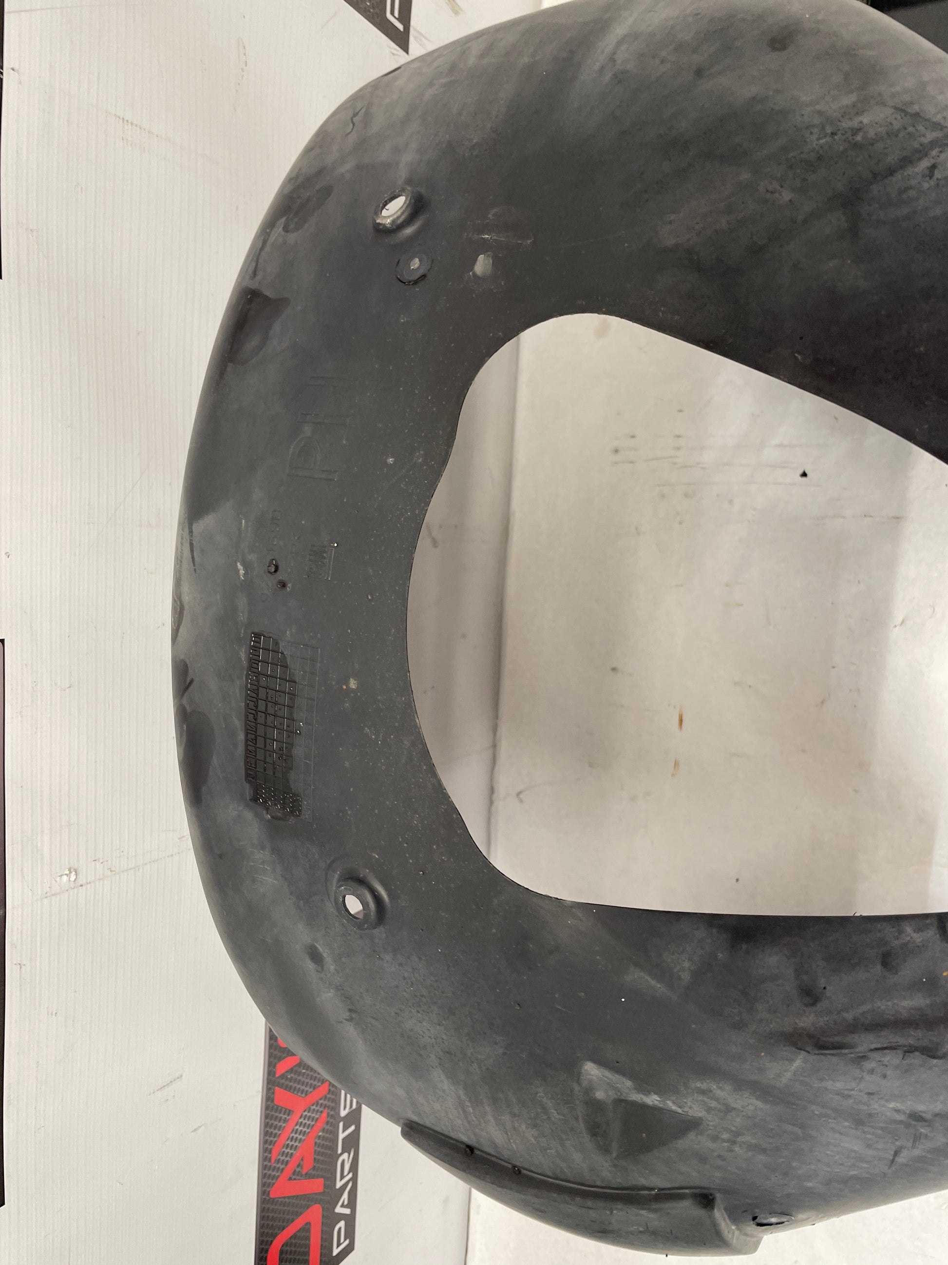 2009 Pontiac G8 RH Passenger Front Fender Wheel Well Liner House OEM - Day's Parts Yard