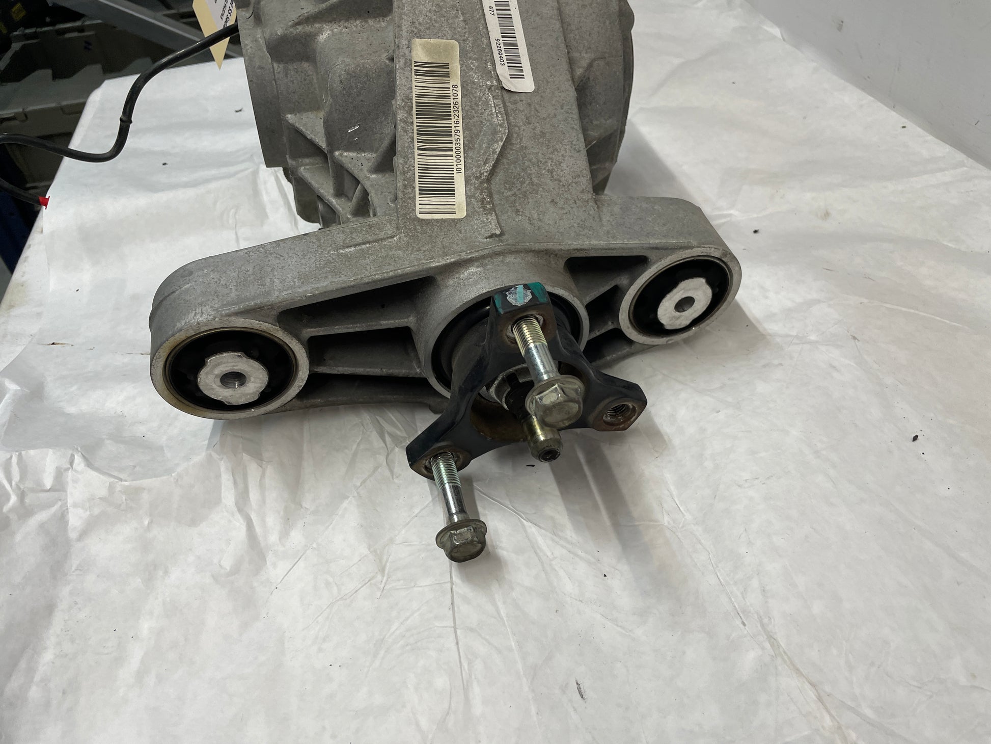 2014 Chevy SS Rear End Axle Carrier Rearend Diff Differential 3.27 LSD OEM - Day's Parts Yard