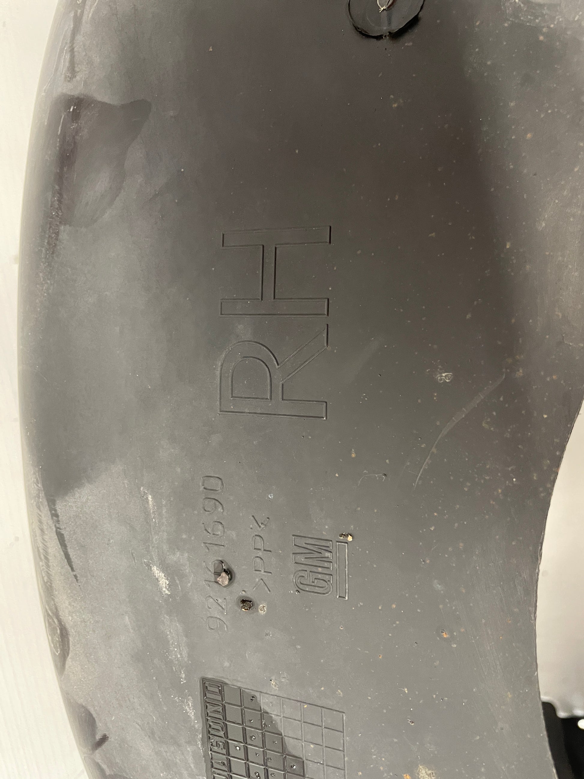 2009 Pontiac G8 RH Passenger Front Fender Wheel Well Liner House OEM - Day's Parts Yard