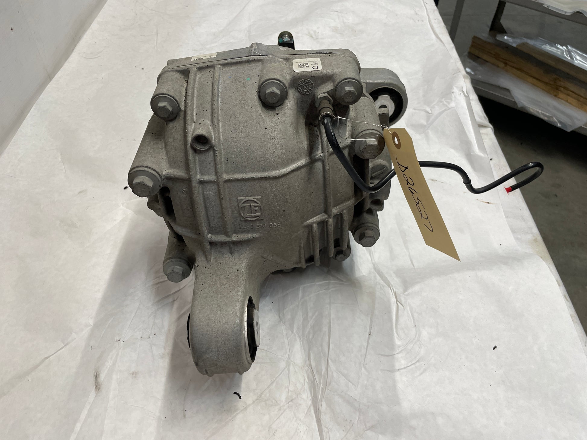 2014 Chevy SS Rear End Axle Carrier Rearend Diff Differential 3.27 LSD OEM - Day's Parts Yard