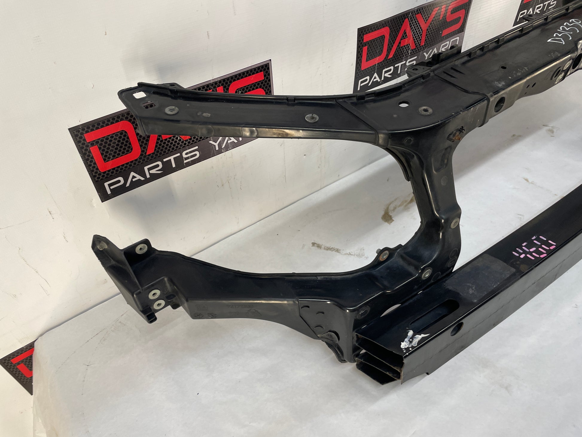 2009 Pontiac G8 Radiator Core Support Bracket OEM - Day's Parts Yard