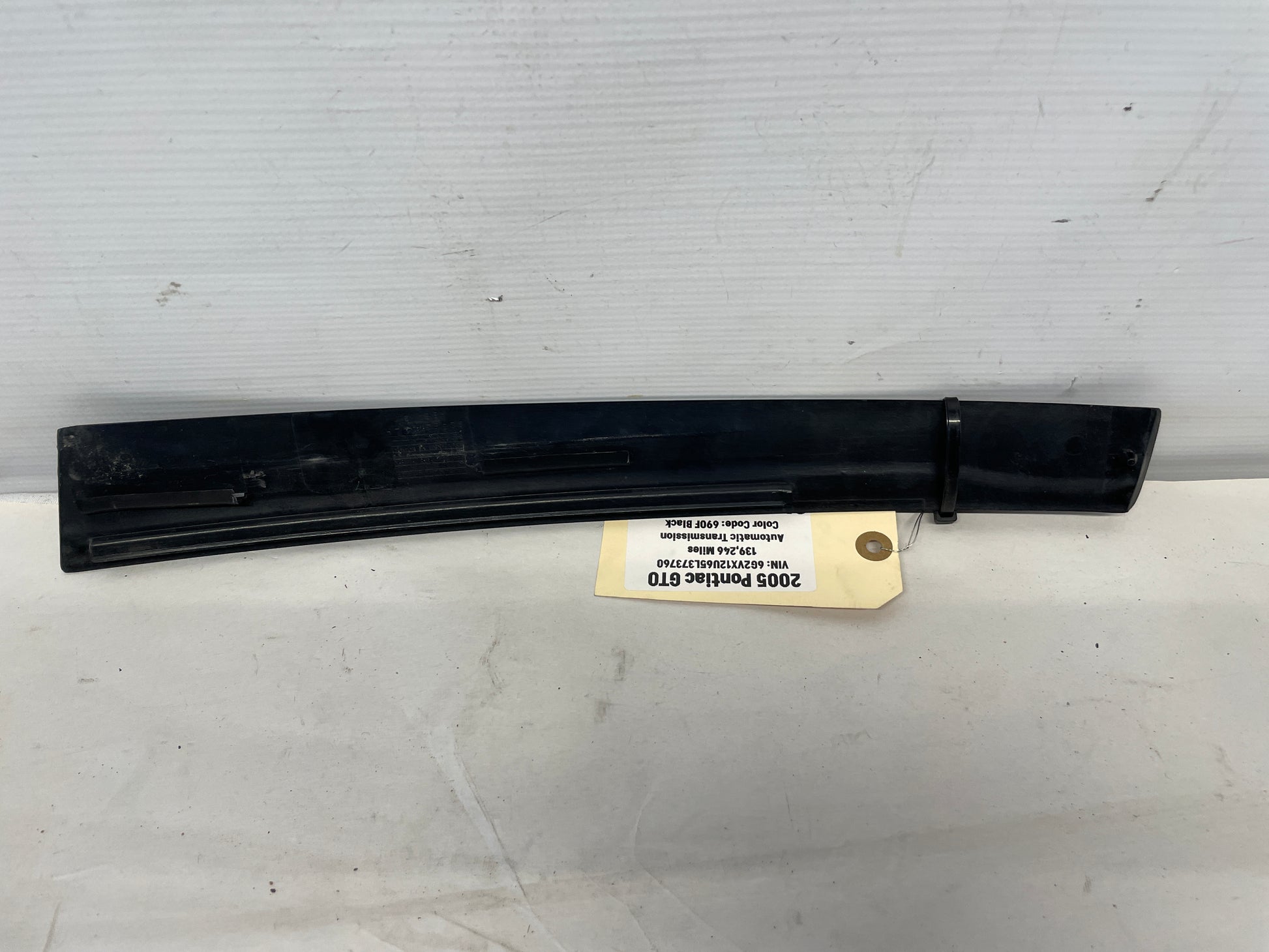 2005 Pontiac GTO LH Driver Exterior B Pillar Trim Window Molding OEM - Day's Parts Yard