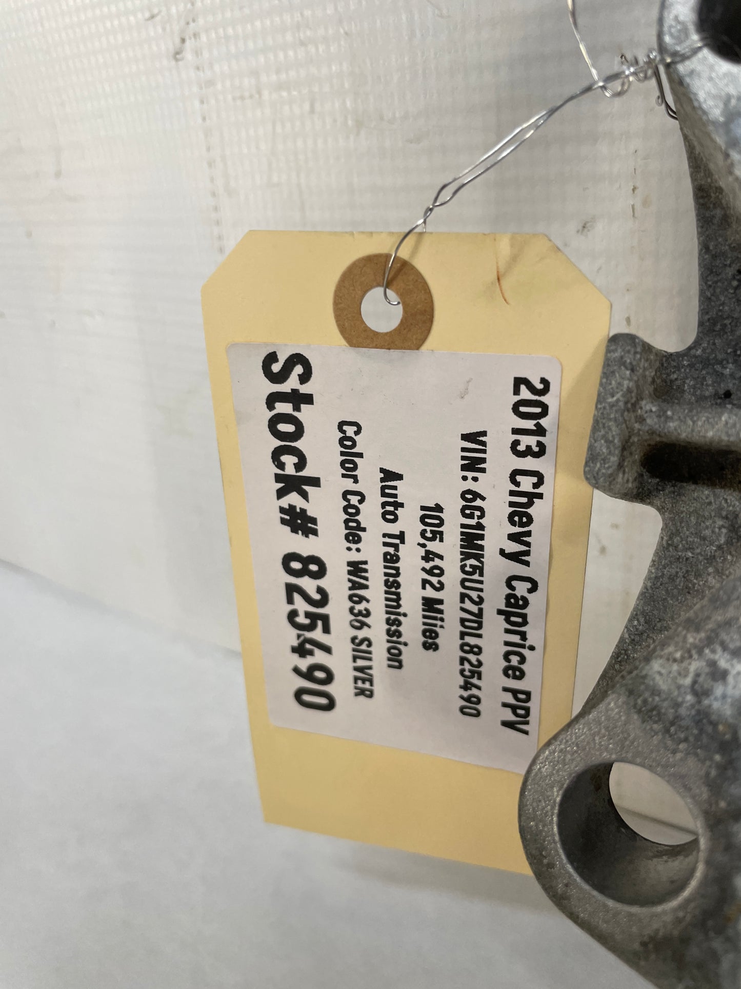 2013 Chevy Caprice PPV Automatic Transmission Crossmember Mount Support OEM - Day's Parts Yard
