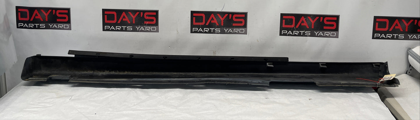 2005 Pontiac GTO RH Passenger Rocker Molding Side Skirt Panel Trim OEM - Day's Parts Yard