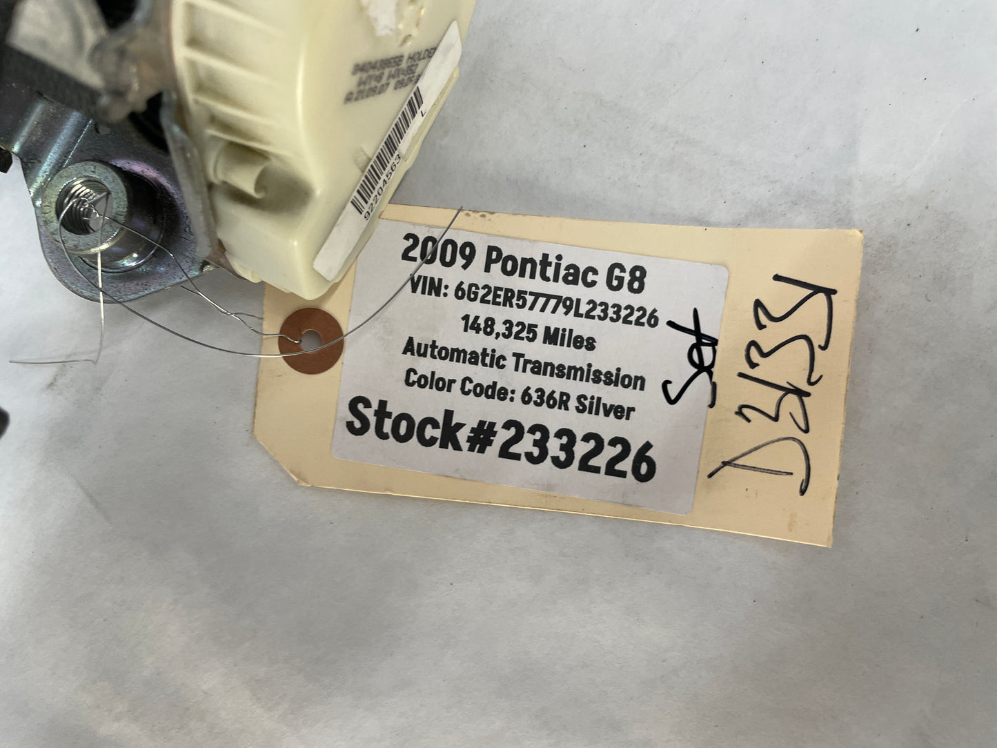 2009 Pontiac G8 RH & LH Front Seat Belts Retractors OEM - Day's Parts Yard