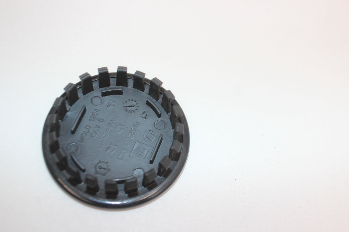 2014 Chevy Camaro SS Wheel Center Cap Black w/ Chrome Emblem OEM