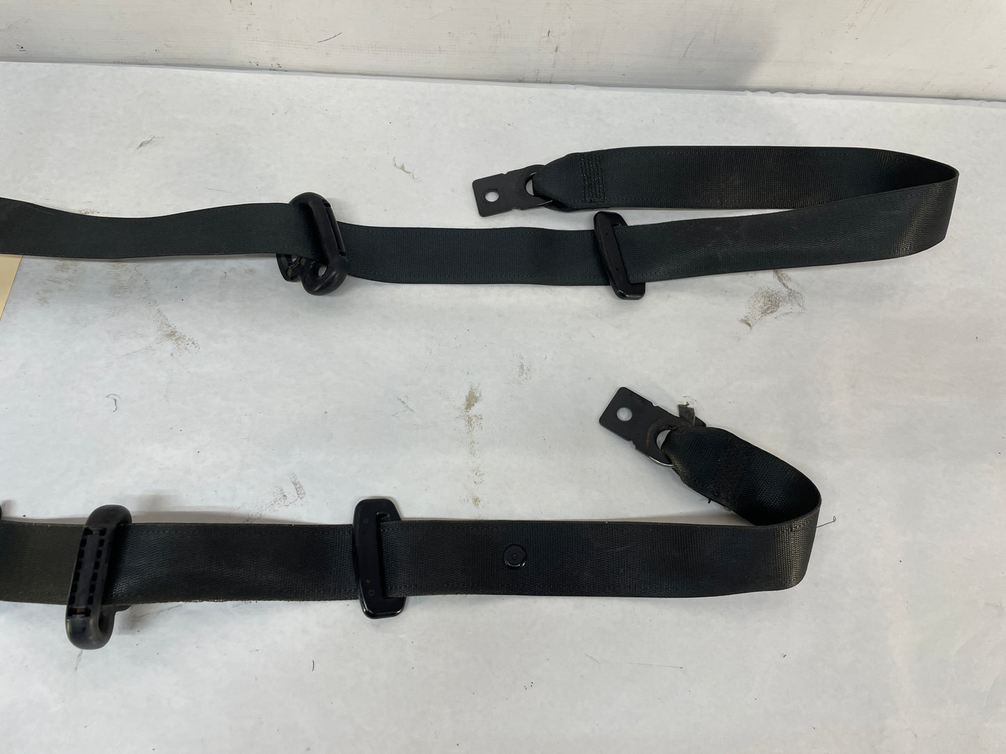 2009 Pontiac G8 RH & LH Front Seat Belts Retractors OEM - Day's Parts Yard