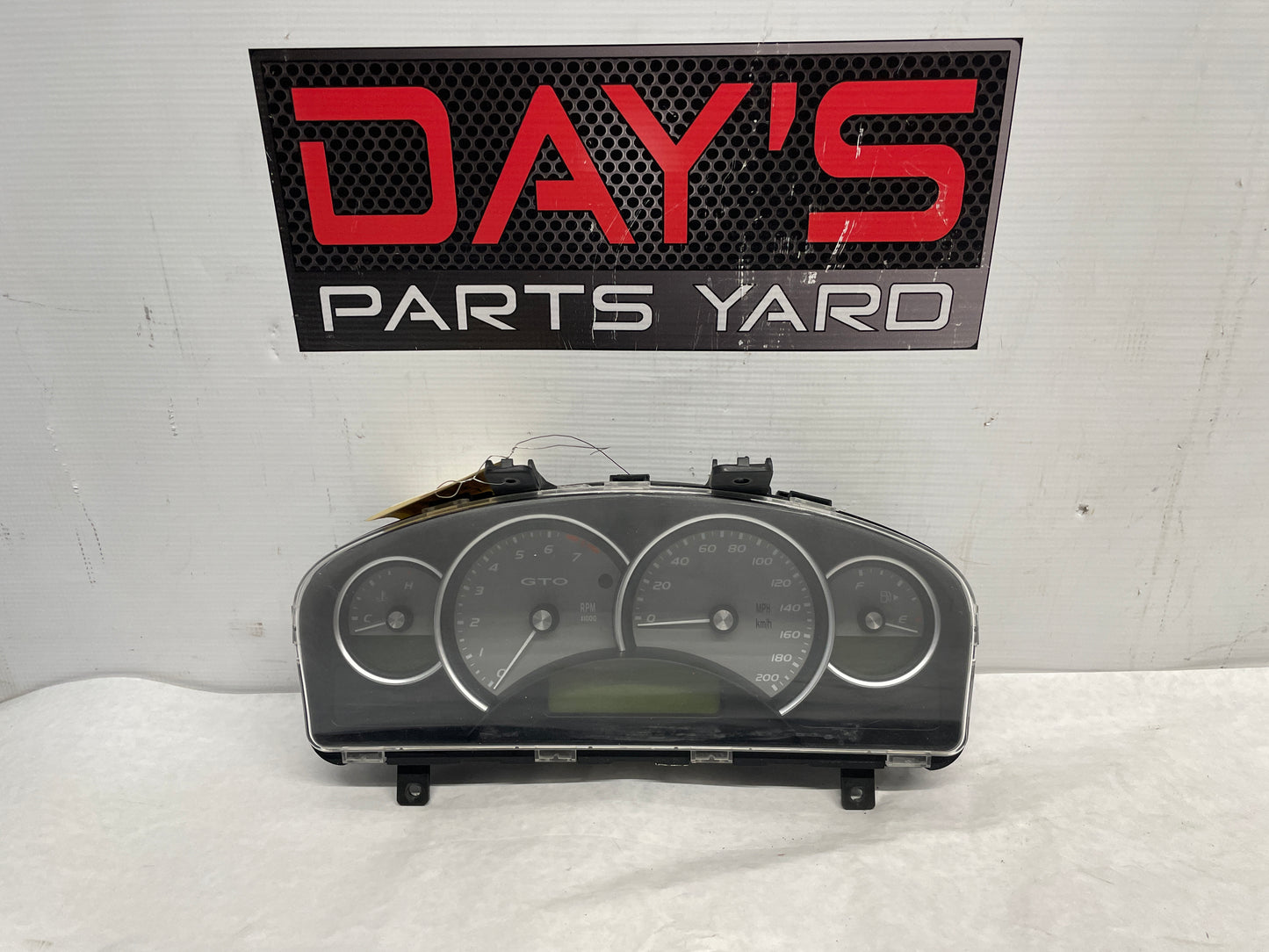 2006 Pontiac GTO Gauge Cluster Speedometer Instrument Panel OEM GRAY 66K