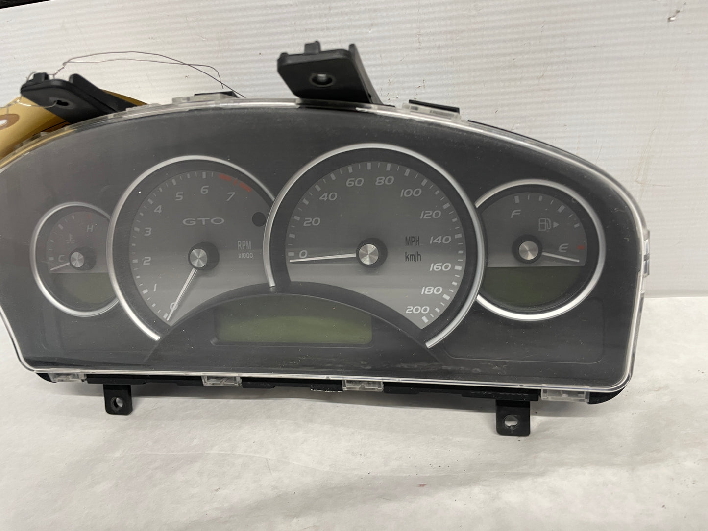 2006 Pontiac GTO Gauge Cluster Speedometer Instrument Panel OEM GRAY 66K