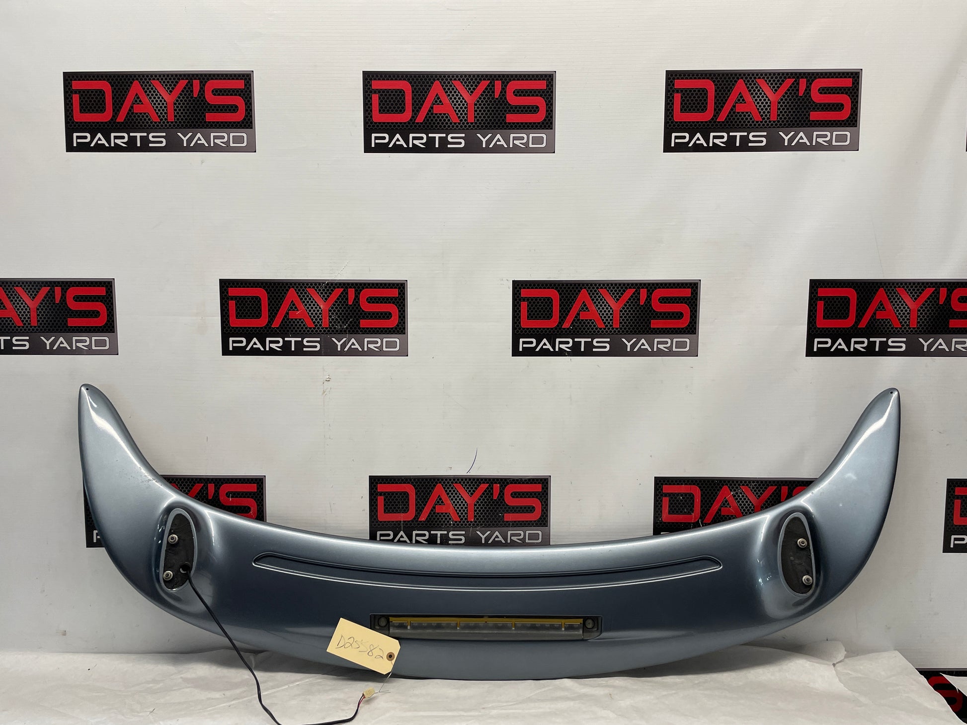 2005 Pontiac GTO Trunk Deck Lid Spoiler Wing w/ Light OEM - Day's Parts Yard