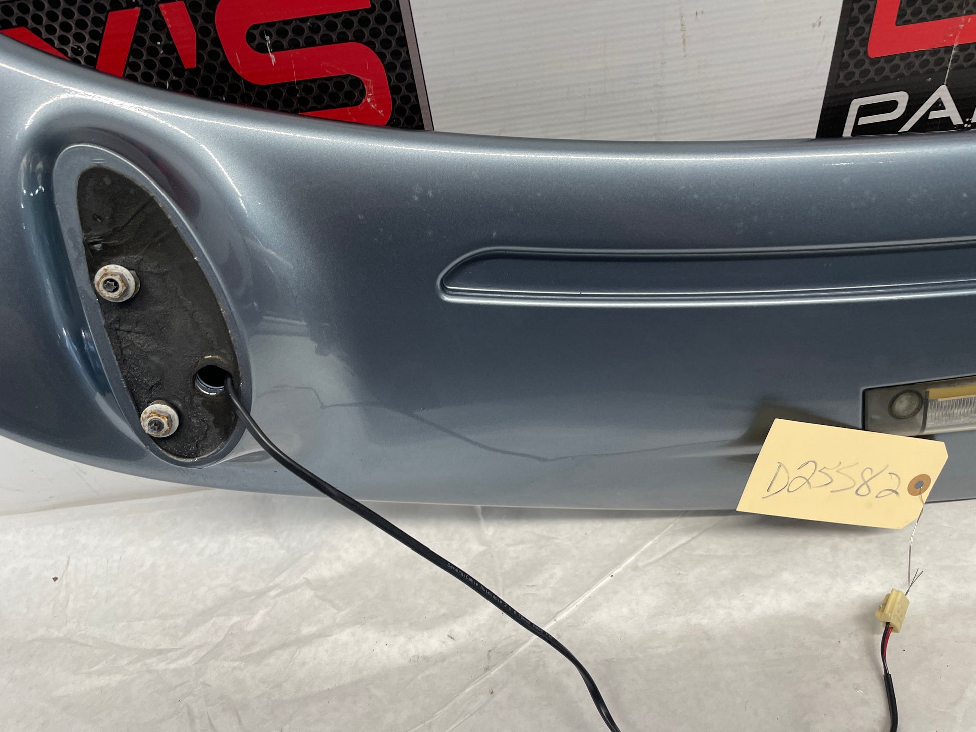 2005 Pontiac GTO Trunk Deck Lid Spoiler Wing w/ Light OEM - Day's Parts Yard