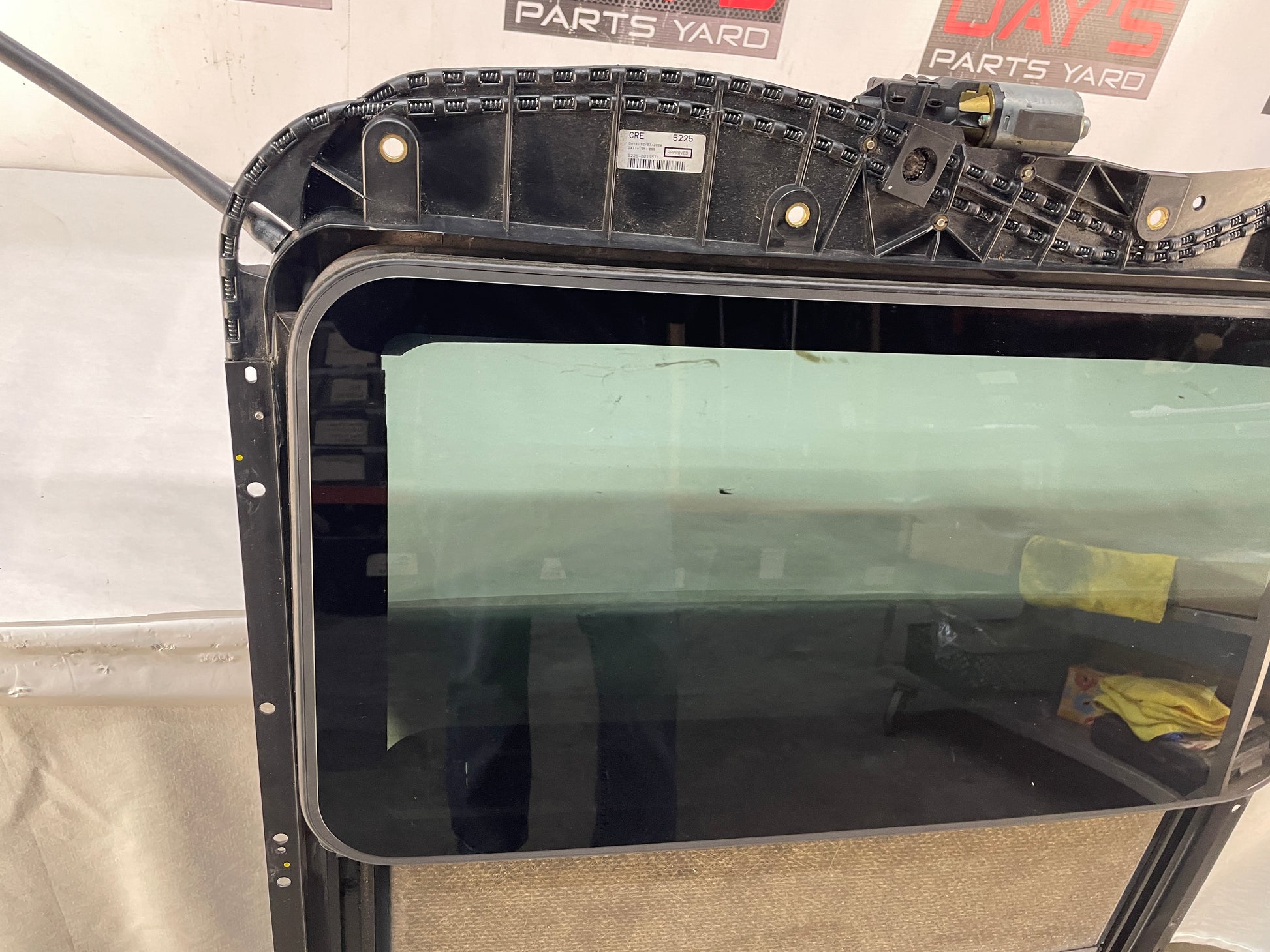 2009 Pontiac G8 Sun Moon Roof Sunroof Moonroof OEM - Day's Parts Yard