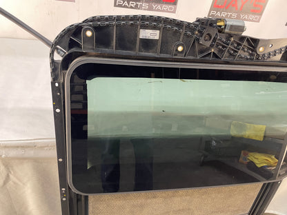 2009 Pontiac G8 Sun Moon Roof Sunroof Moonroof OEM - Day's Parts Yard