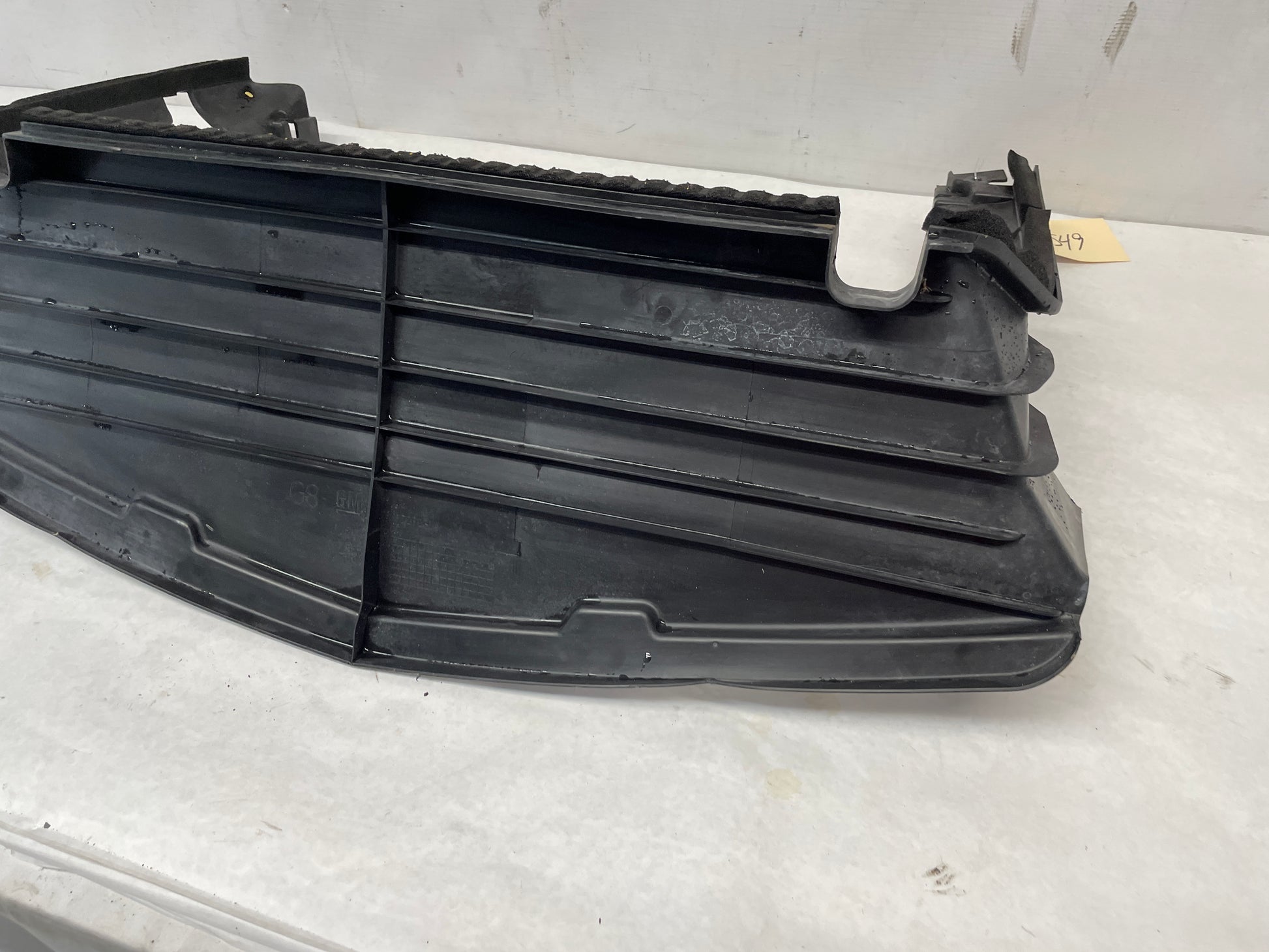 2009 Pontiac G8 Radiator Air Inlet Shroud OEM - Day's Parts Yard