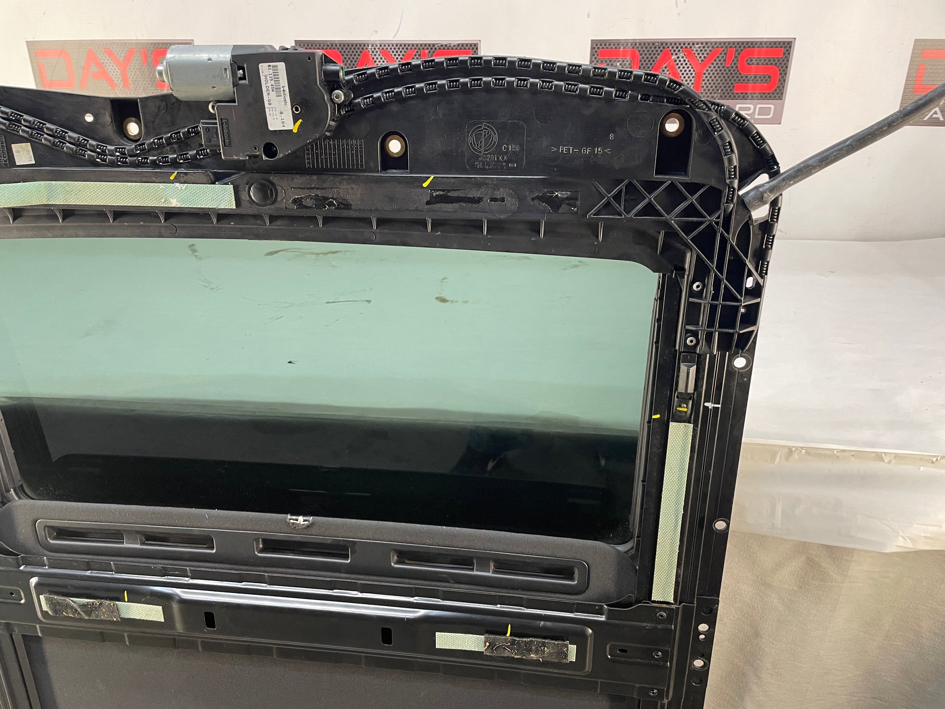 2009 Pontiac G8 Sun Moon Roof Sunroof Moonroof OEM - Day's Parts Yard