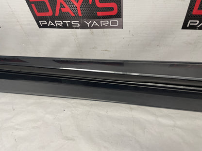2018 Chevy Camaro SS RH Passenger Rocker Molding Panel OEM - Day's Parts Yard