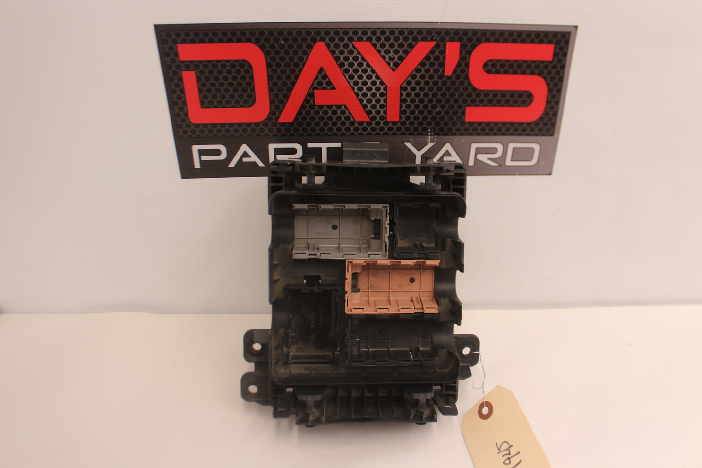 2014 Chevy SS Sedan Fuse Panel Retainer Block OEM