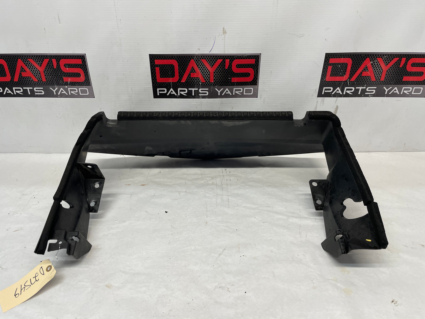 2009 Pontiac G8 Radiator Air Inlet Shroud OEM - Day's Parts Yard