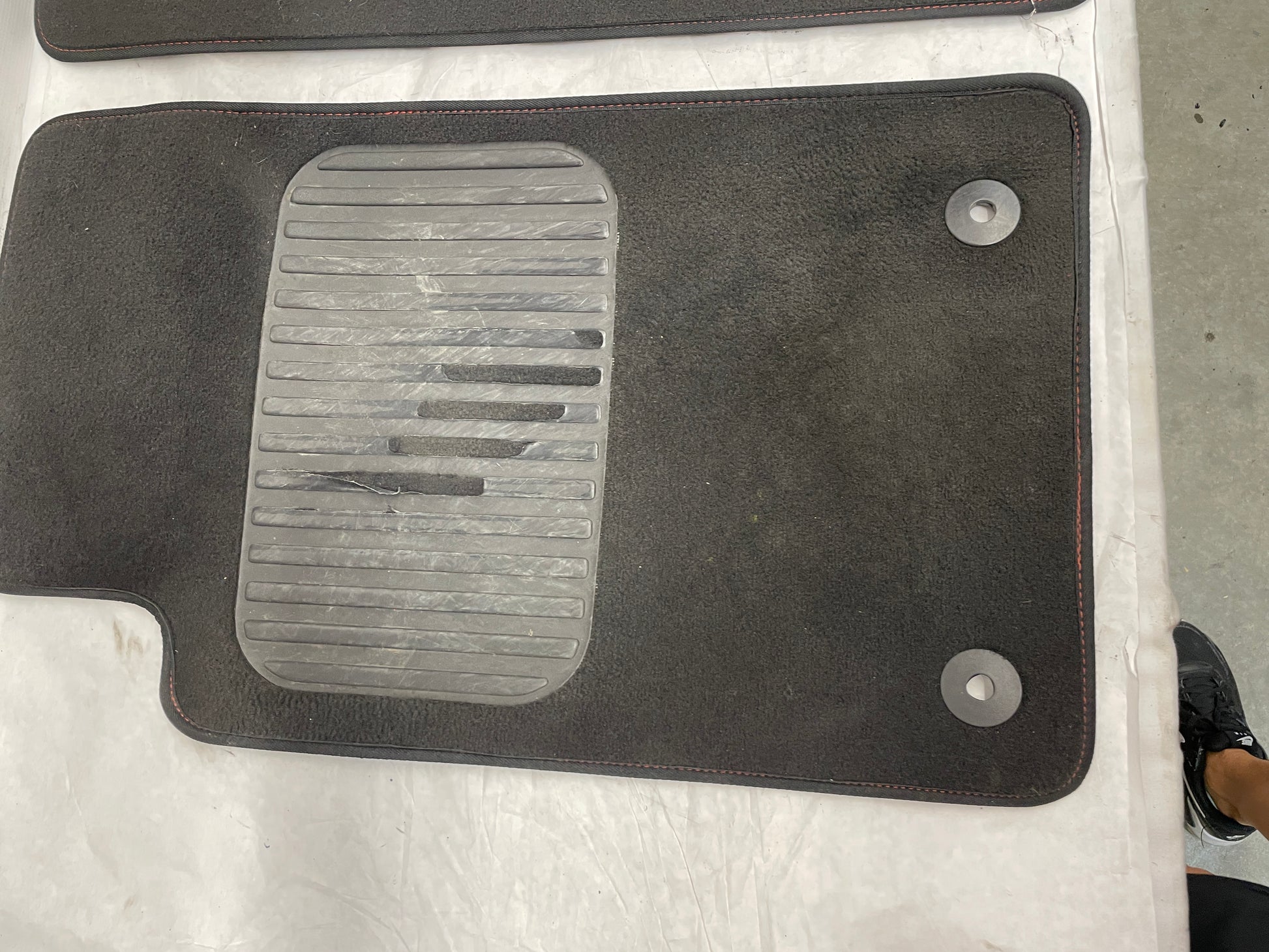 2014 Chevy SS Sedan RH & LH Front Floor Mats OEM - Day's Parts Yard