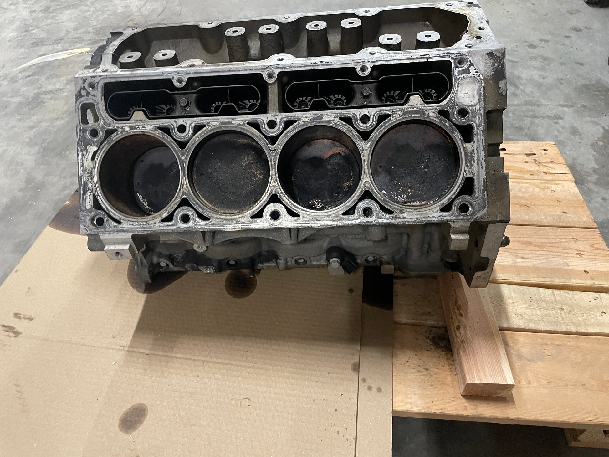 2006 Pontiac GTO 6.0L LS2 GEN IV 4 Short Block Engine Motor Core Rebuilder OEM - Day's Parts Yard