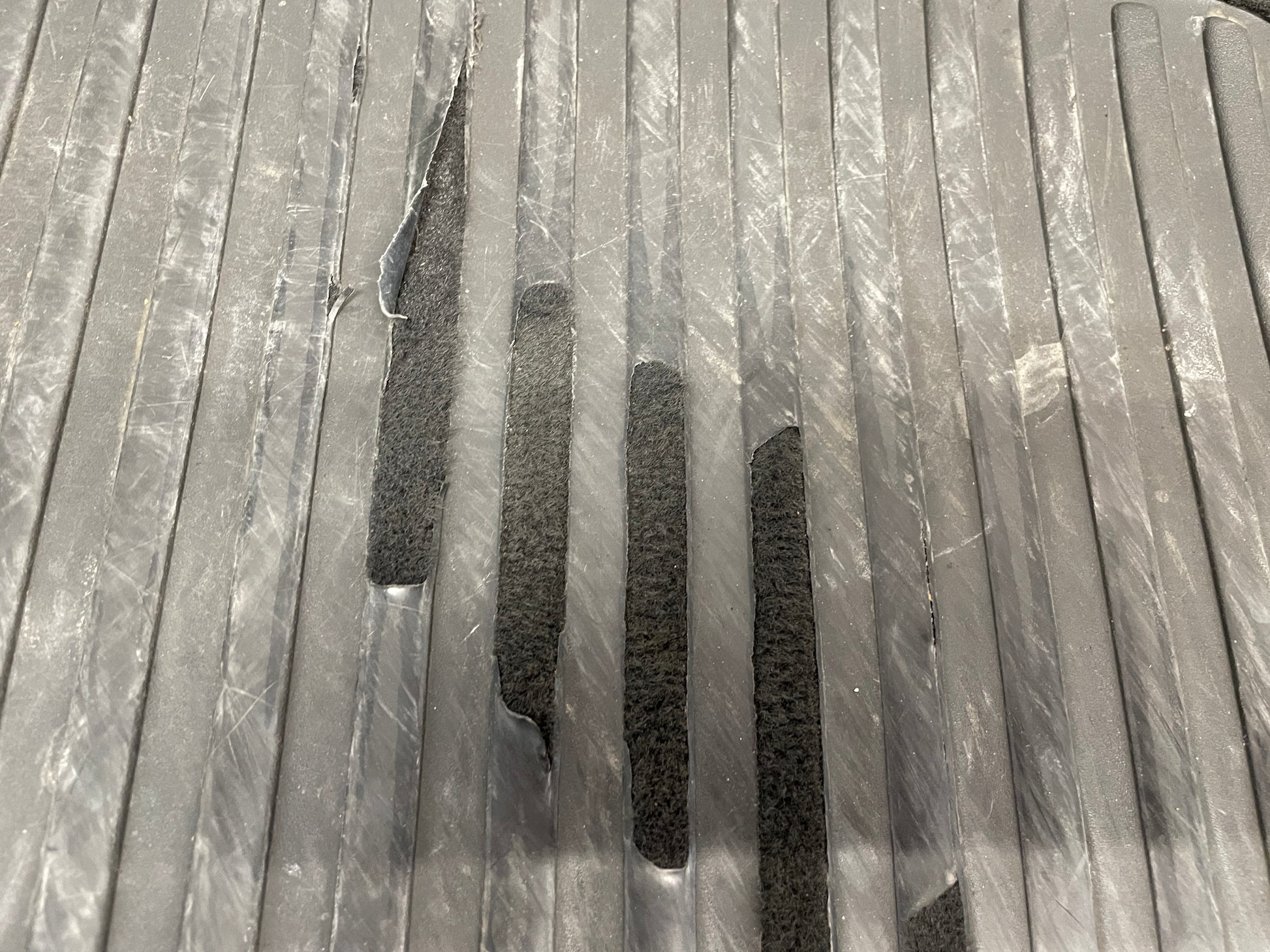 2014 Chevy SS Sedan RH & LH Front Floor Mats OEM - Day's Parts Yard