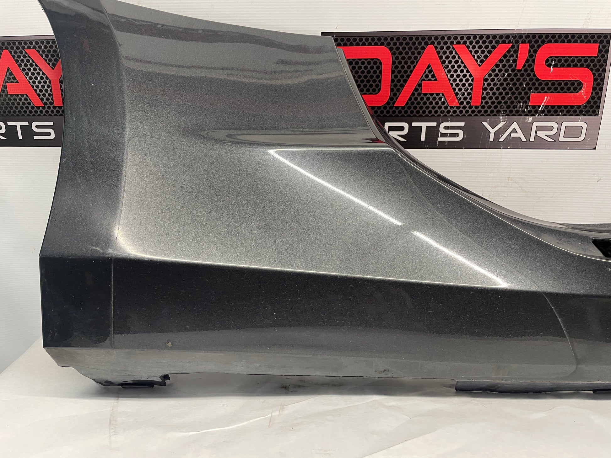 2018 Chevy Camaro SS RH Passenger Rocker Molding Panel OEM - Day's Parts Yard