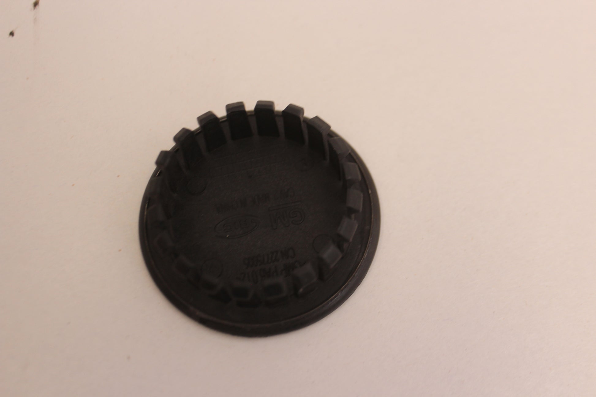 2015 Chevy Camaro SS Center Wheel Cap OEM - Day's Parts Yard
