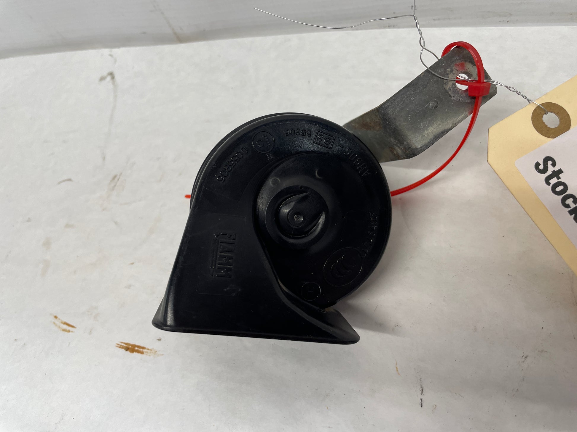 2009 Pontiac G8 RH & LH Horn Set OEM - Day's Parts Yard