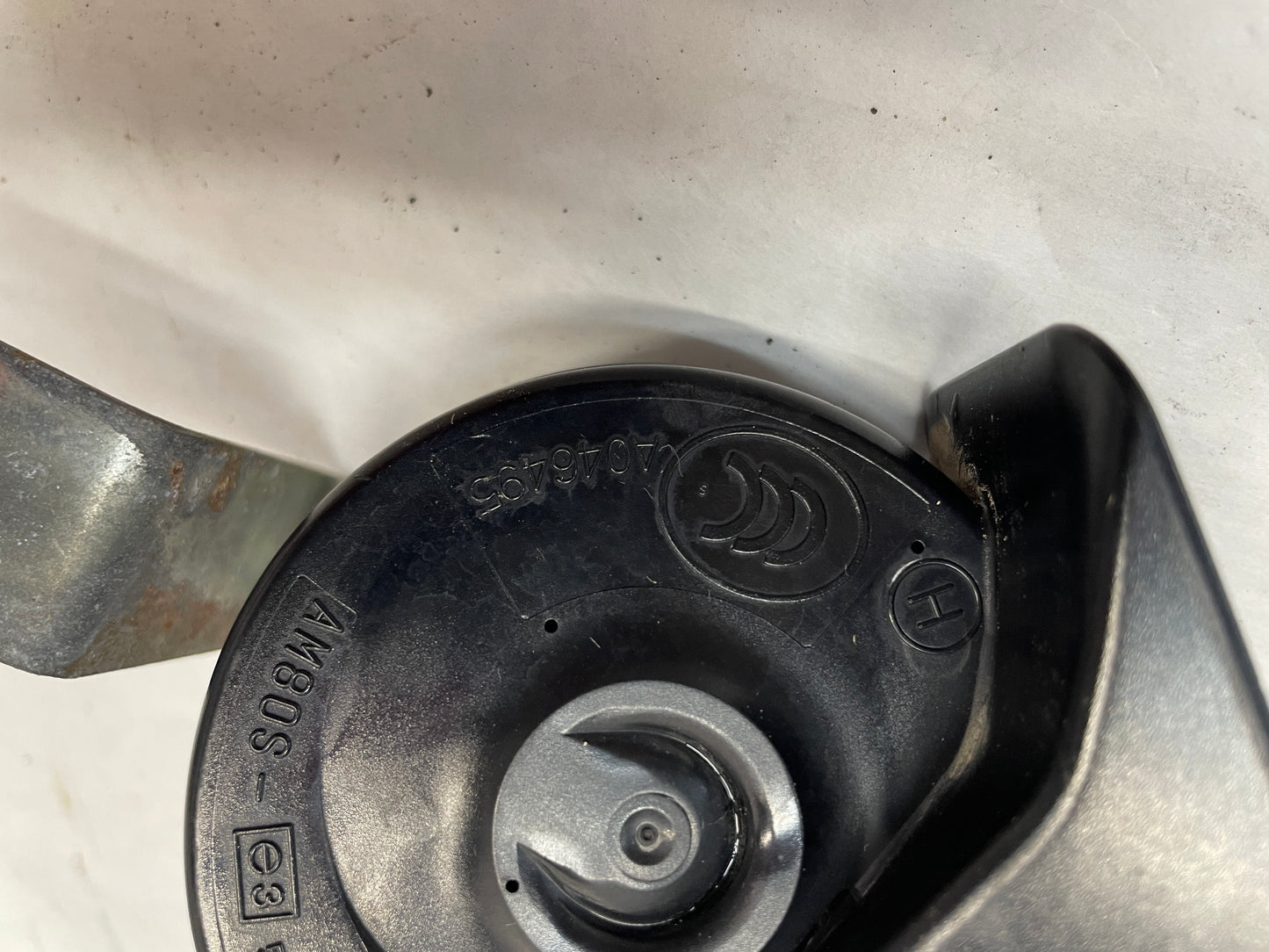 2009 Pontiac G8 RH & LH Horn Set OEM - Day's Parts Yard