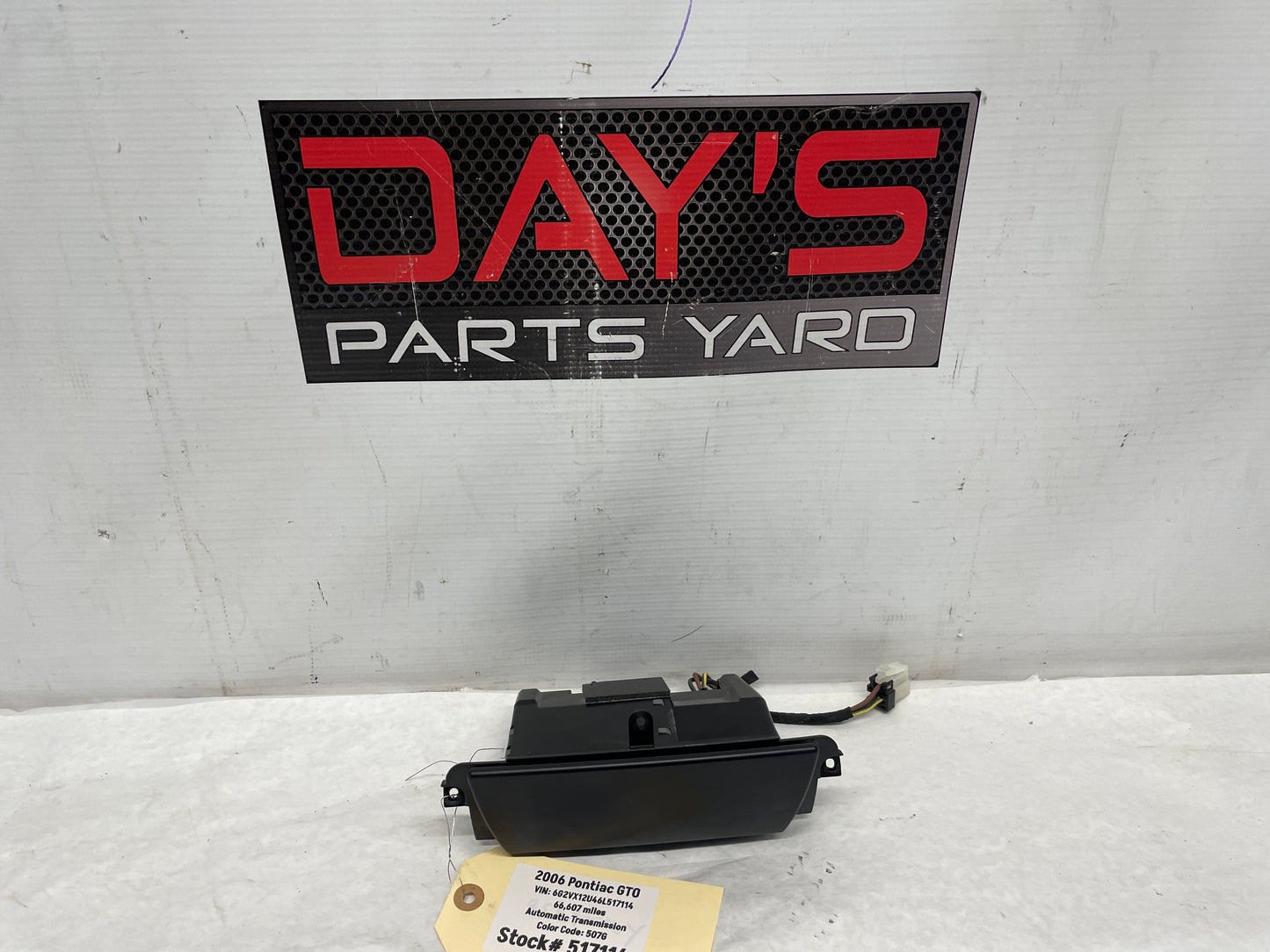 2006 Pontiac GTO Lower Radio Ashtray Compartment Smokers Package OEM