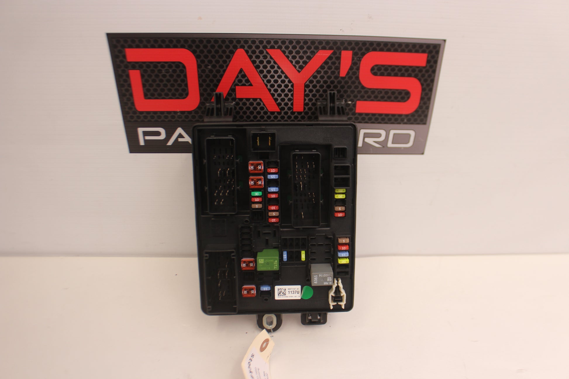 2014 Chevrolet SS Sedan Rear Fuse Box Relay OEM - Day's Parts Yard
