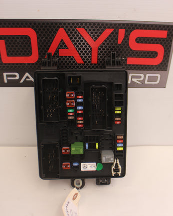 2014 Chevrolet SS Sedan Rear Fuse Box Relay OEM