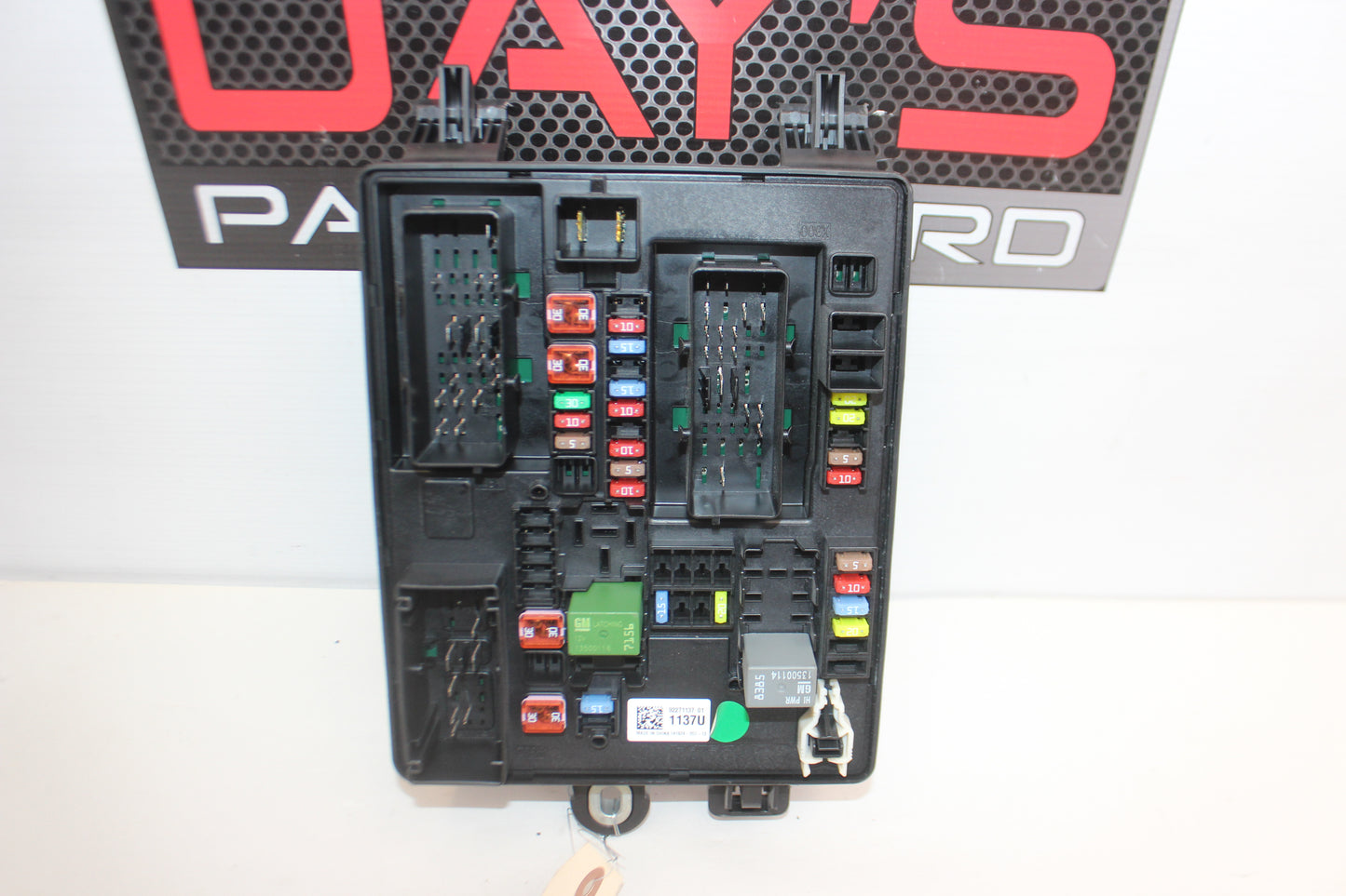 2014 Chevrolet SS Sedan Rear Fuse Box Relay OEM - Day's Parts Yard