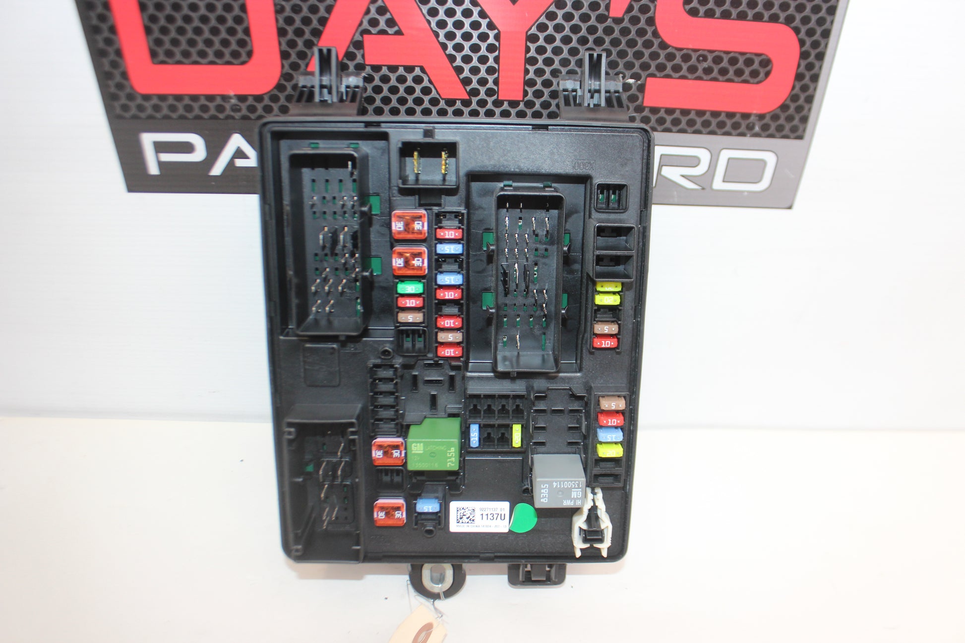 2014 Chevrolet SS Sedan Rear Fuse Box Relay OEM - Day's Parts Yard
