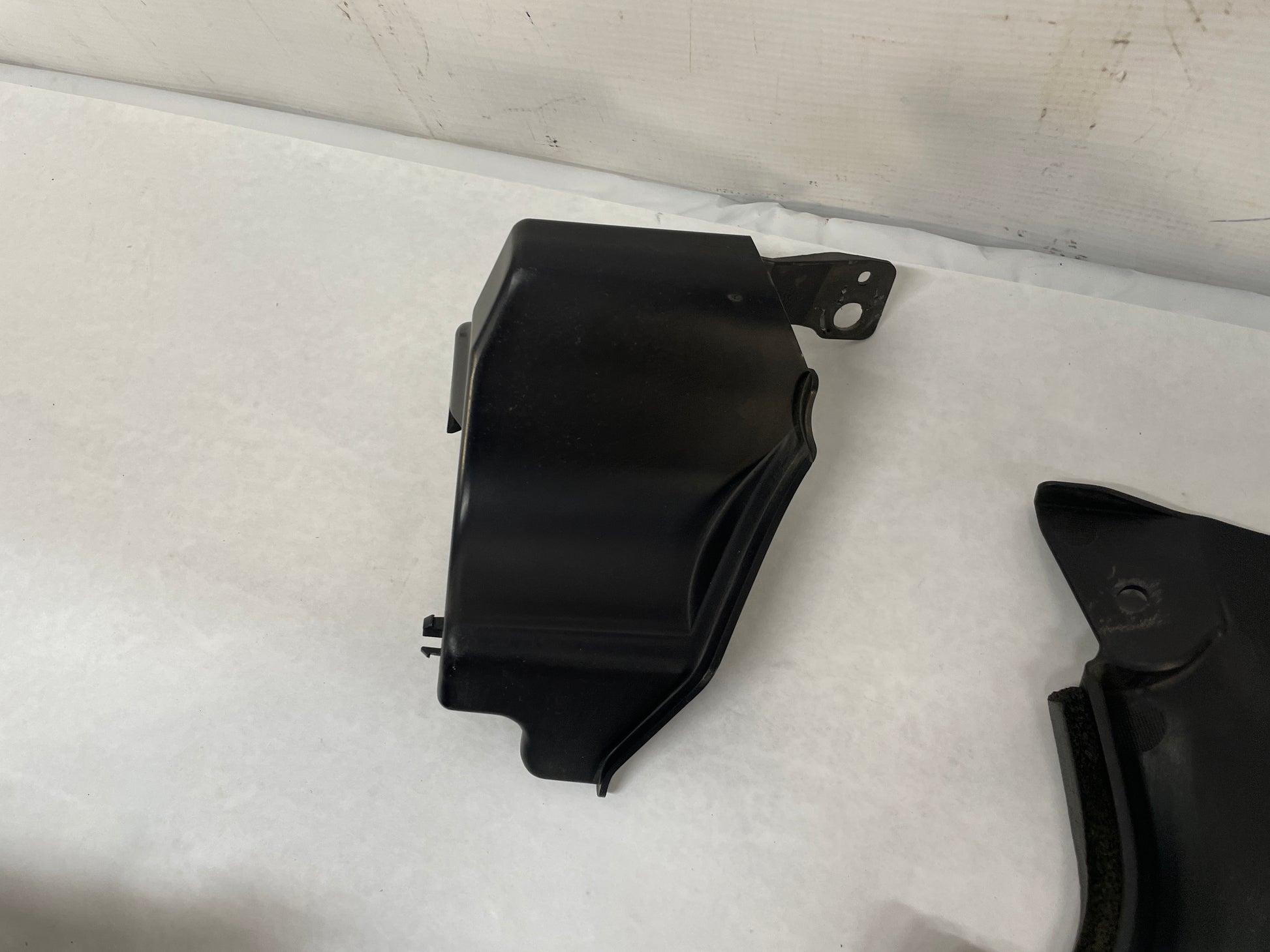 2017 Chevy SS Sedan Radiator Support Splash Shields Air Intake Inlet Baffle OEM - Day's Parts Yard
