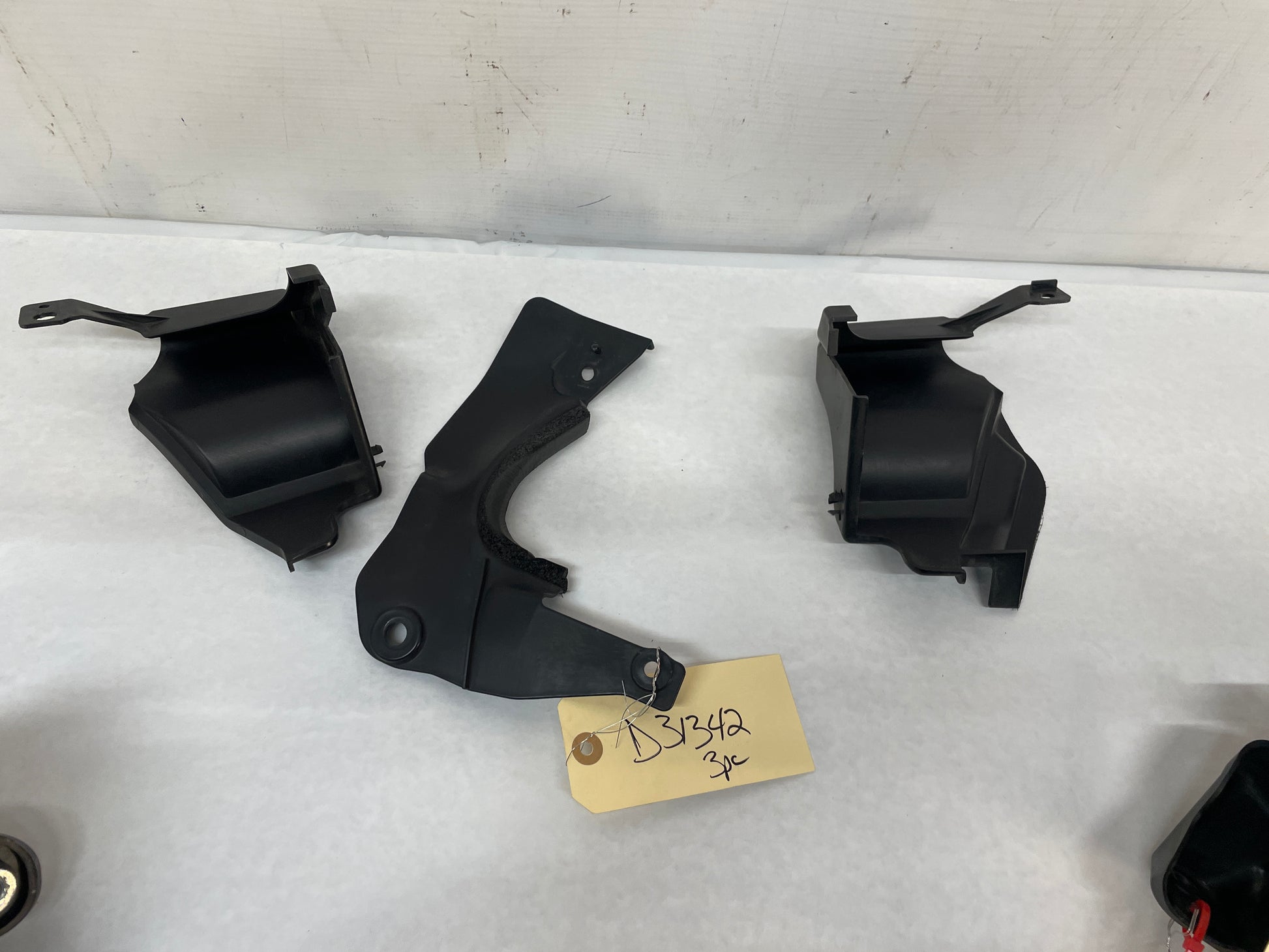 2017 Chevy SS Sedan Radiator Support Splash Shields Air Intake Inlet Baffle OEM - Day's Parts Yard