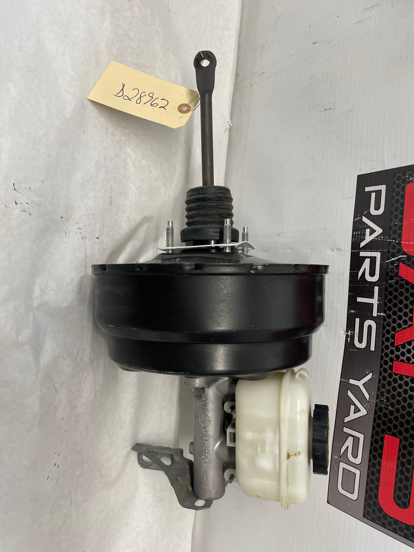 2006 Pontiac GTO Brake Booster Master Cylinder and Reservoir Assembly OEM